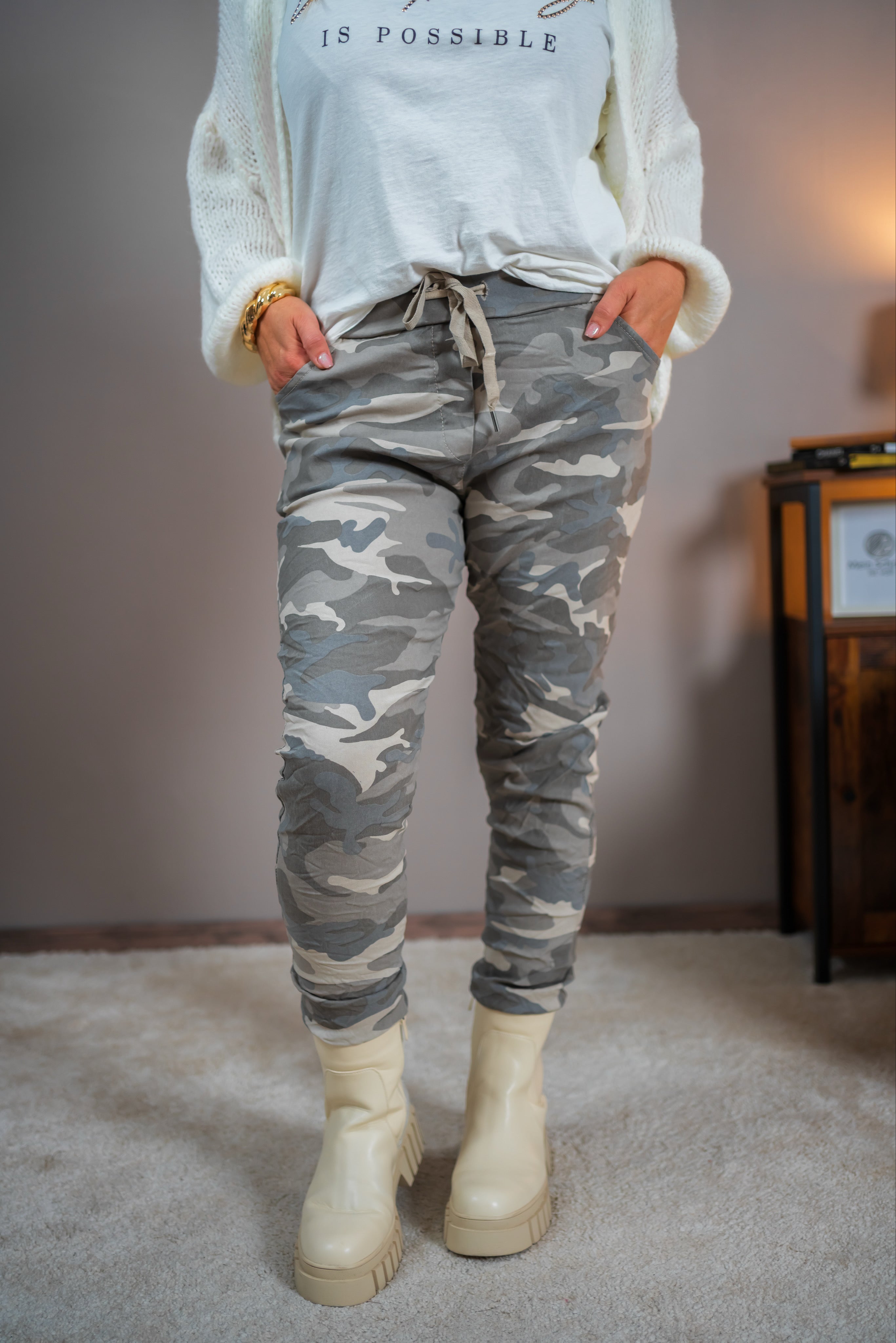 Jogpants mit Camouflage-Muster