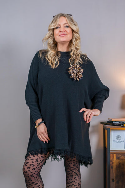 Longpullover mit Fransen und Fledermausärmeln, schwarz