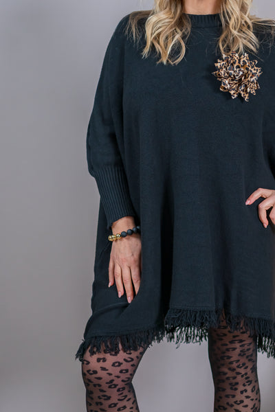 Longpullover mit Fransen und Fledermausärmeln, schwarz