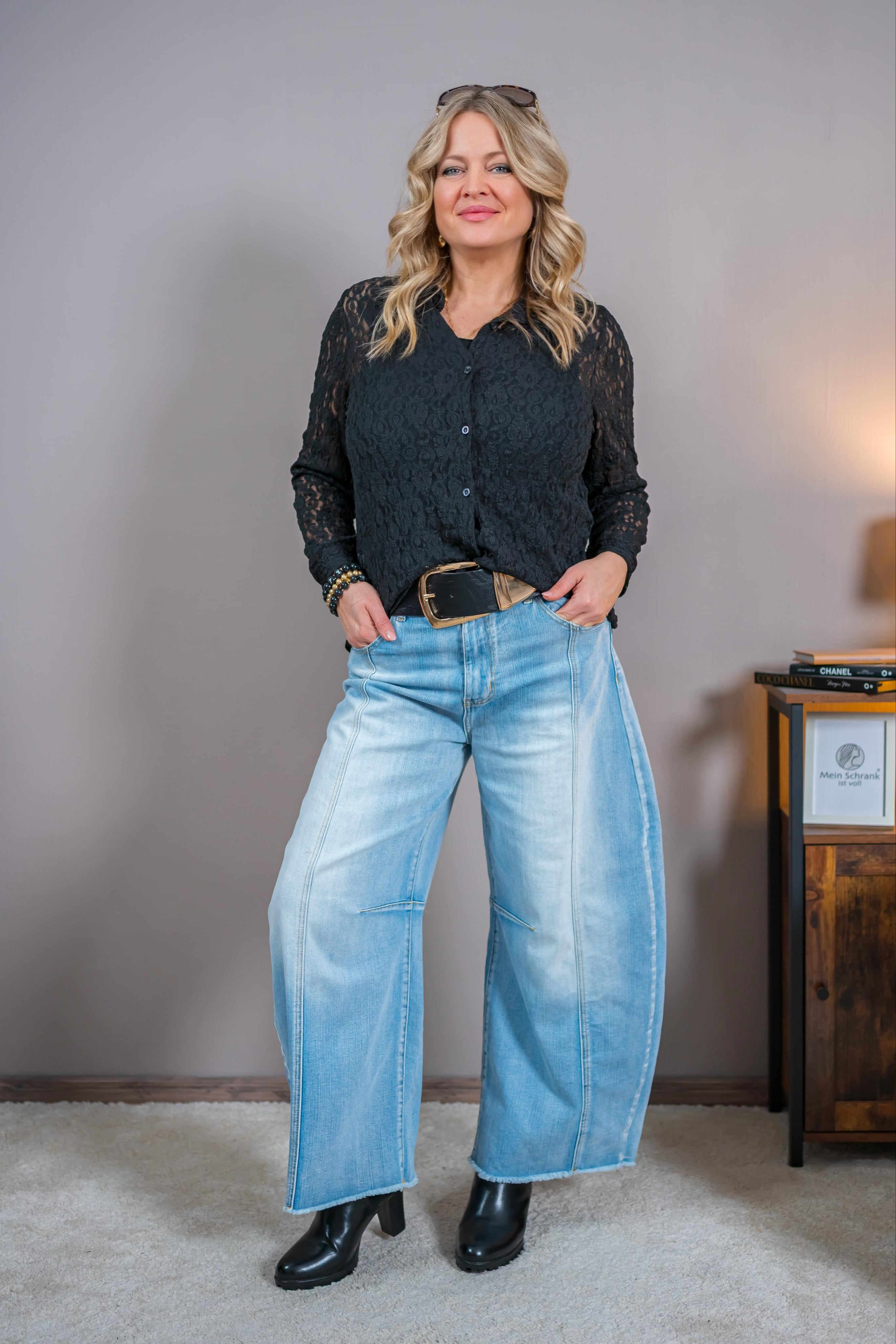 Spitzenbluse mit Hemdkragen, schwarz