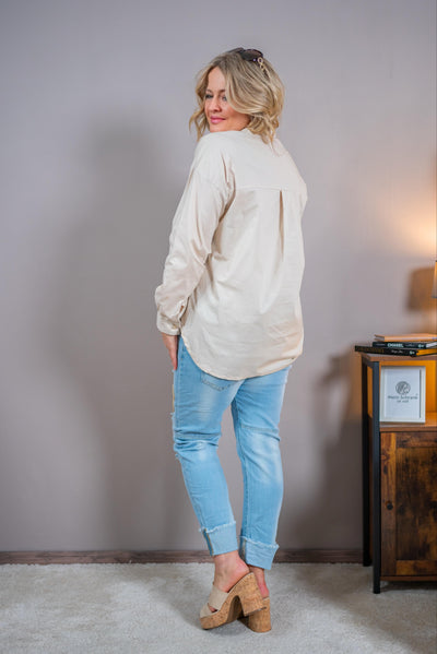 Hemdbluse mit verdeckter Knopfleiste, beige