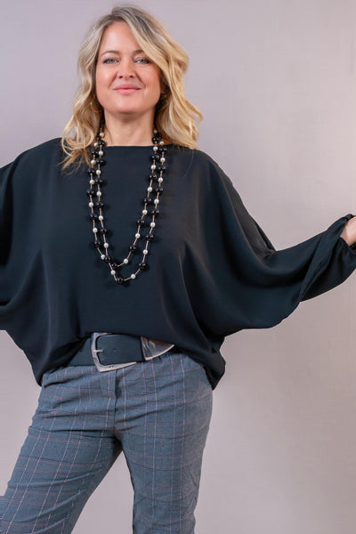 Oversize-Bluse mit Fledermausärmeln & Kette, schwarz