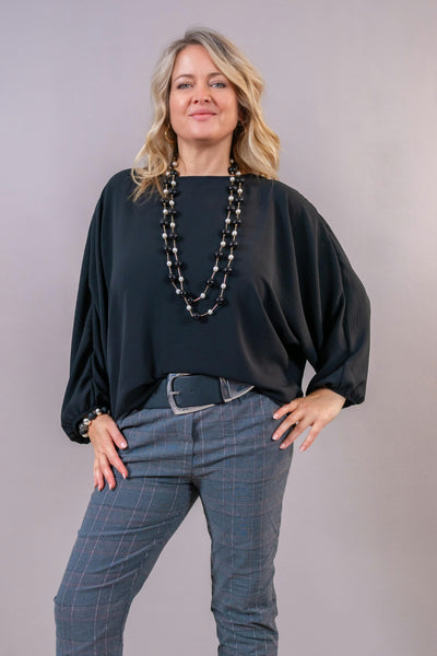 Oversize-Bluse mit Fledermausärmeln & Kette, schwarz