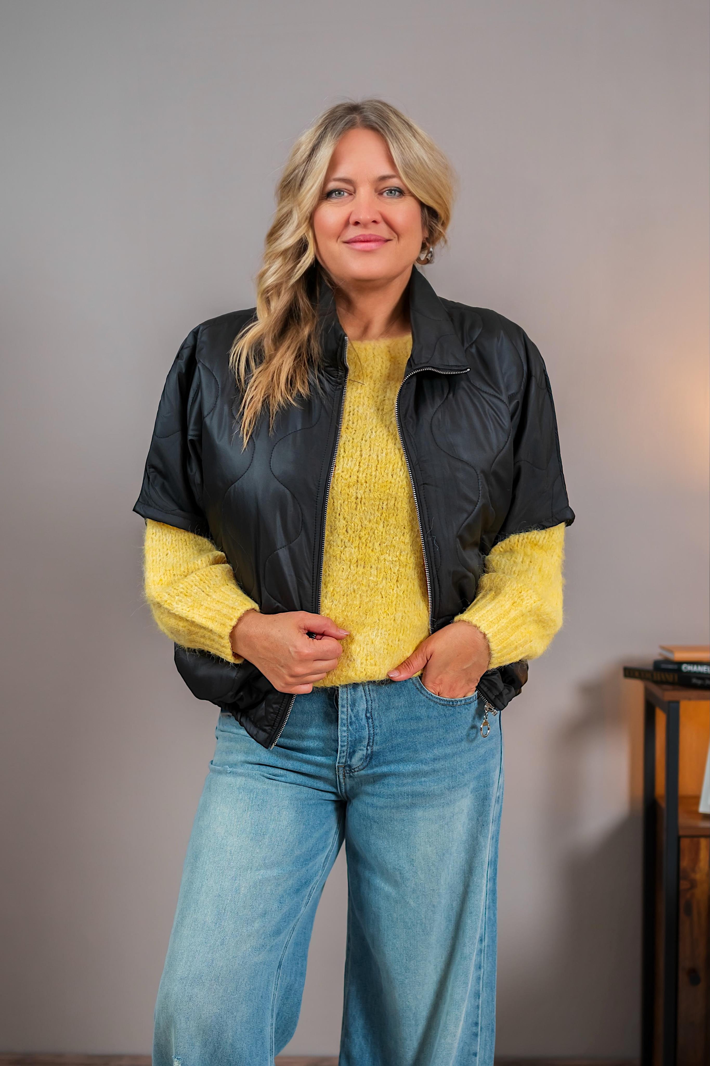 Steppjacke mit kurzem Arm, schwarz