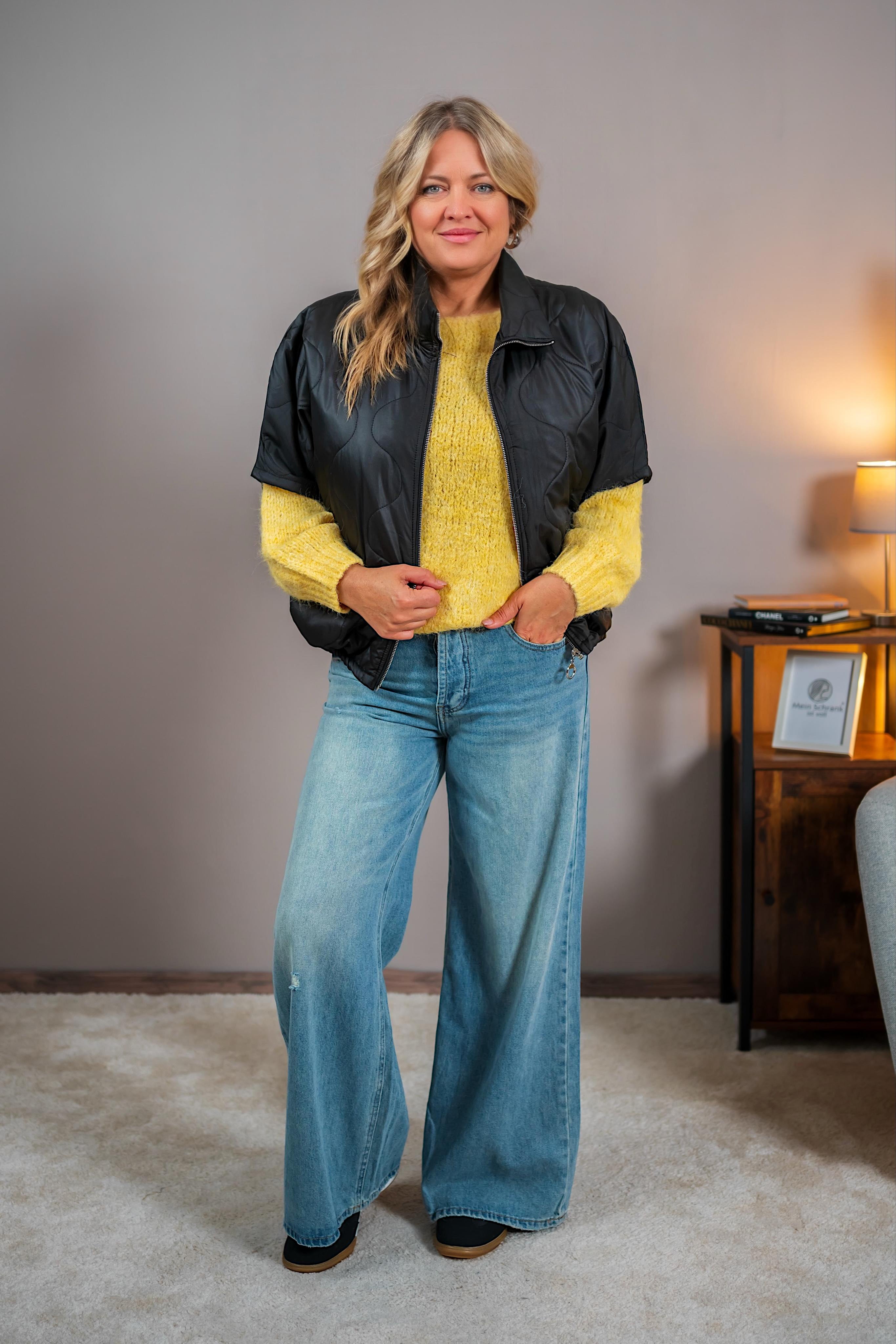 Steppjacke mit kurzem Arm, schwarz