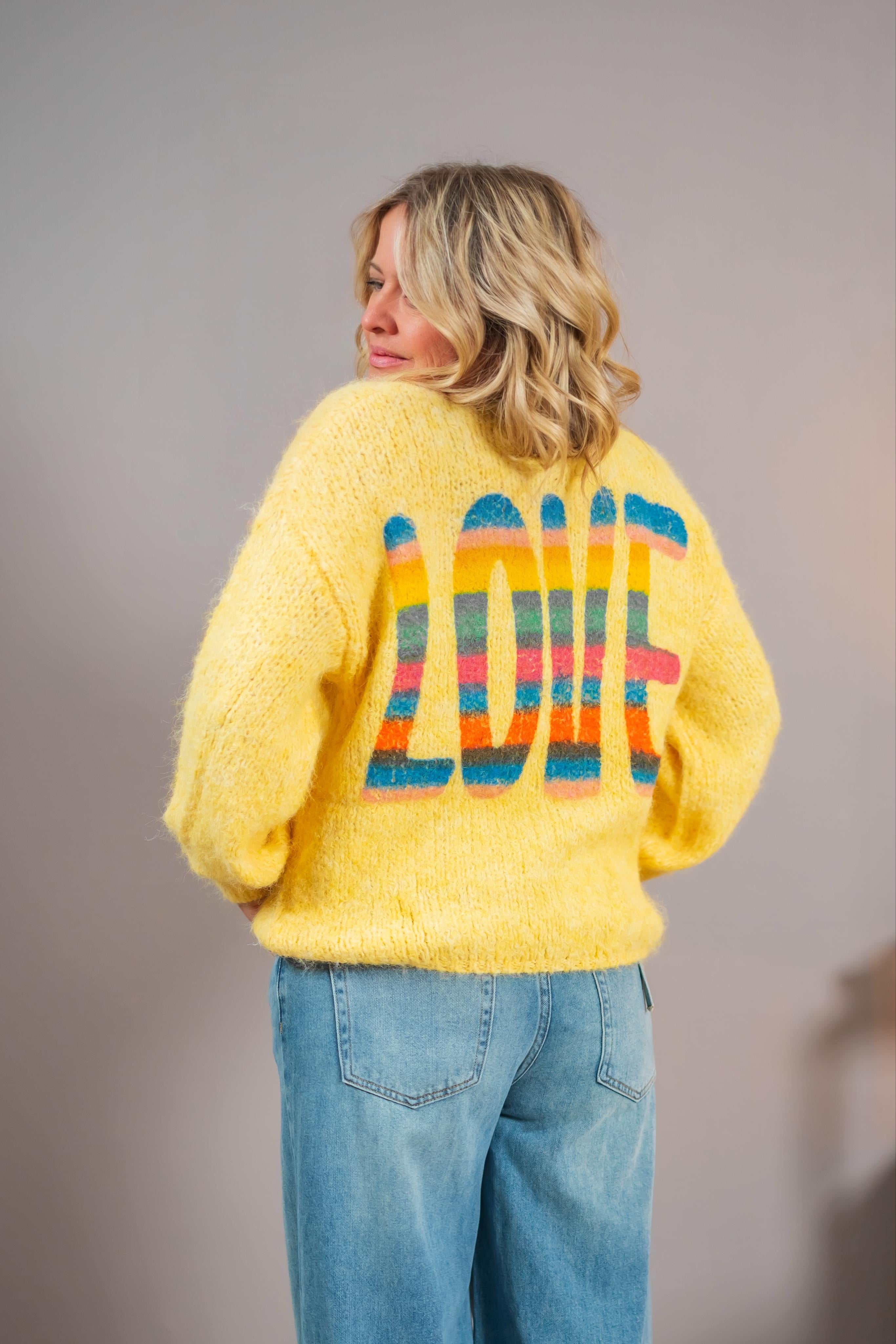 Kuschliger Strickpullover mit LOVE-Schriftzug, gelb