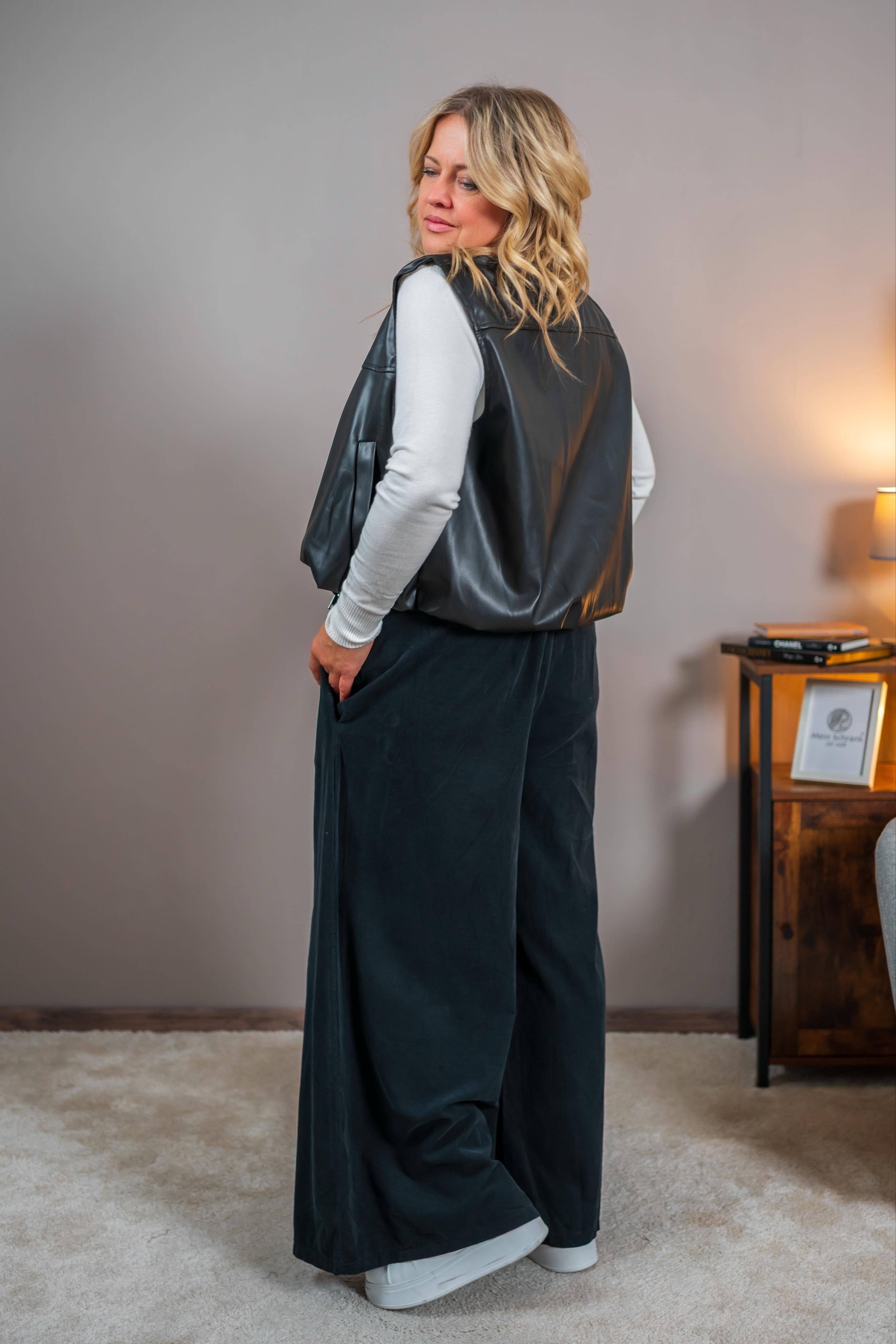 Palazzo-Hose in Feincord-Optik, schwarz