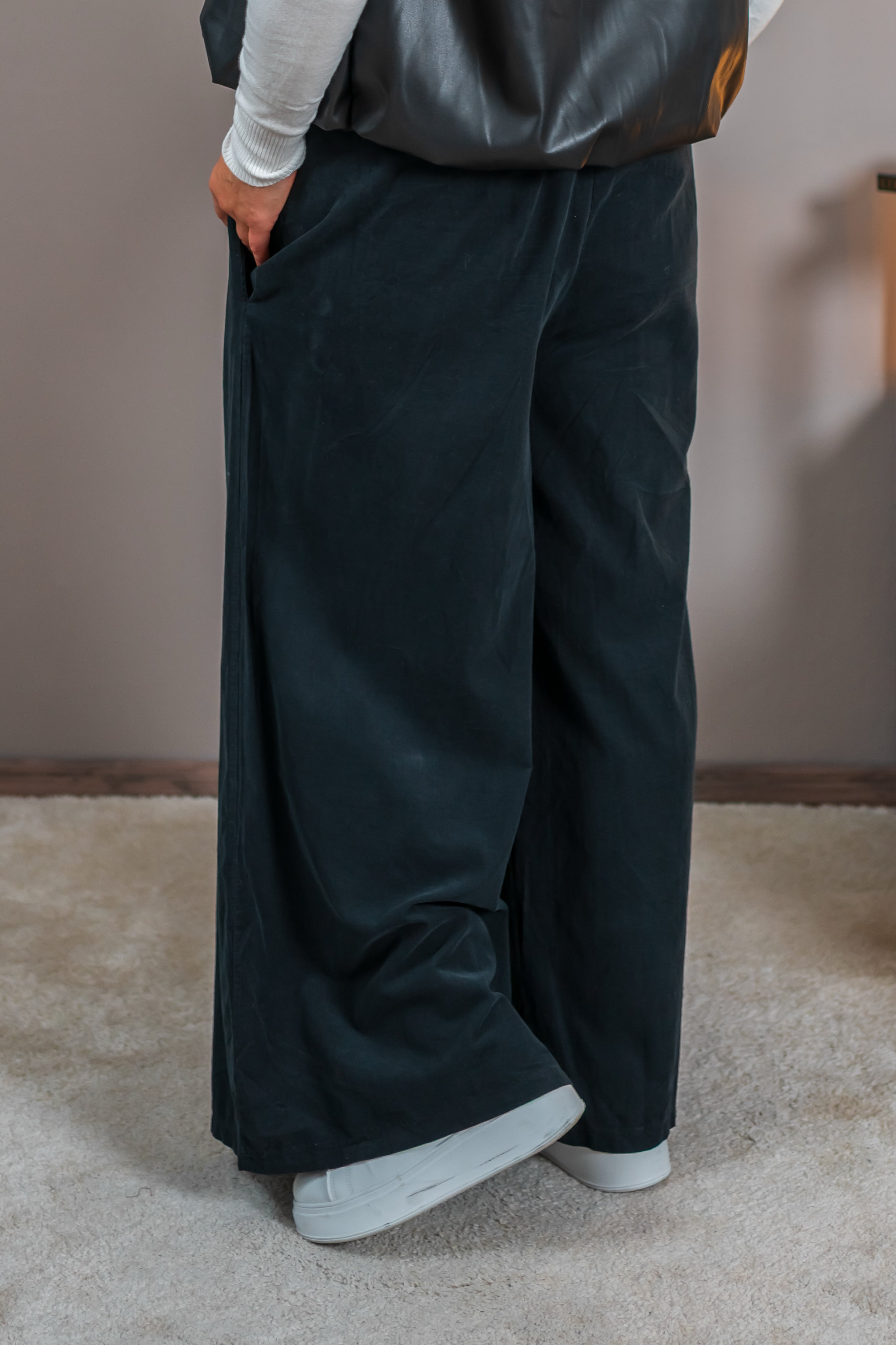 Palazzo-Hose in Feincord-Optik, schwarz