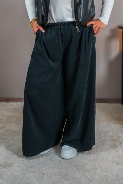 Palazzo-Hose in Feincord-Optik, schwarz