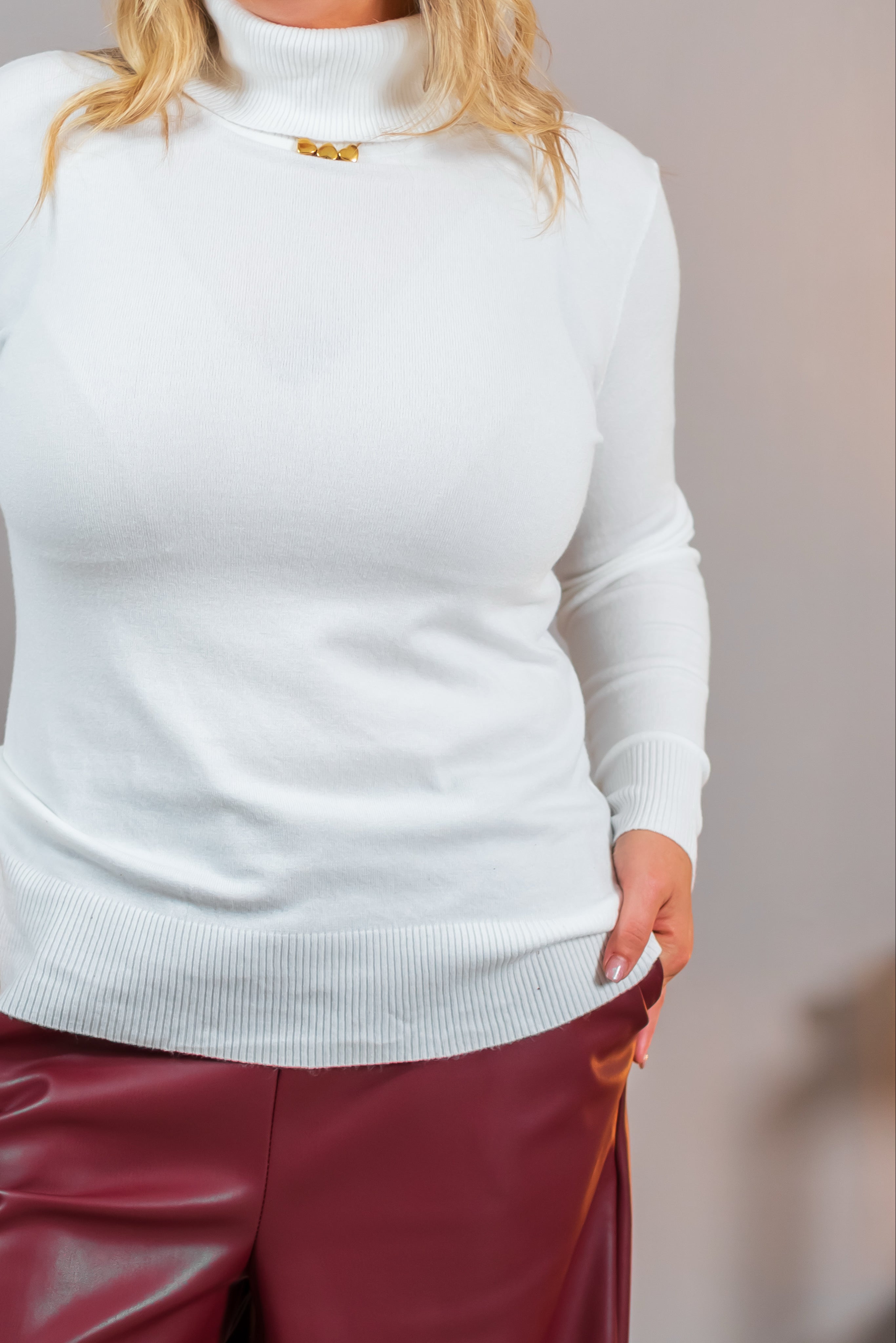 Rollkragenpullover, wollweiß
