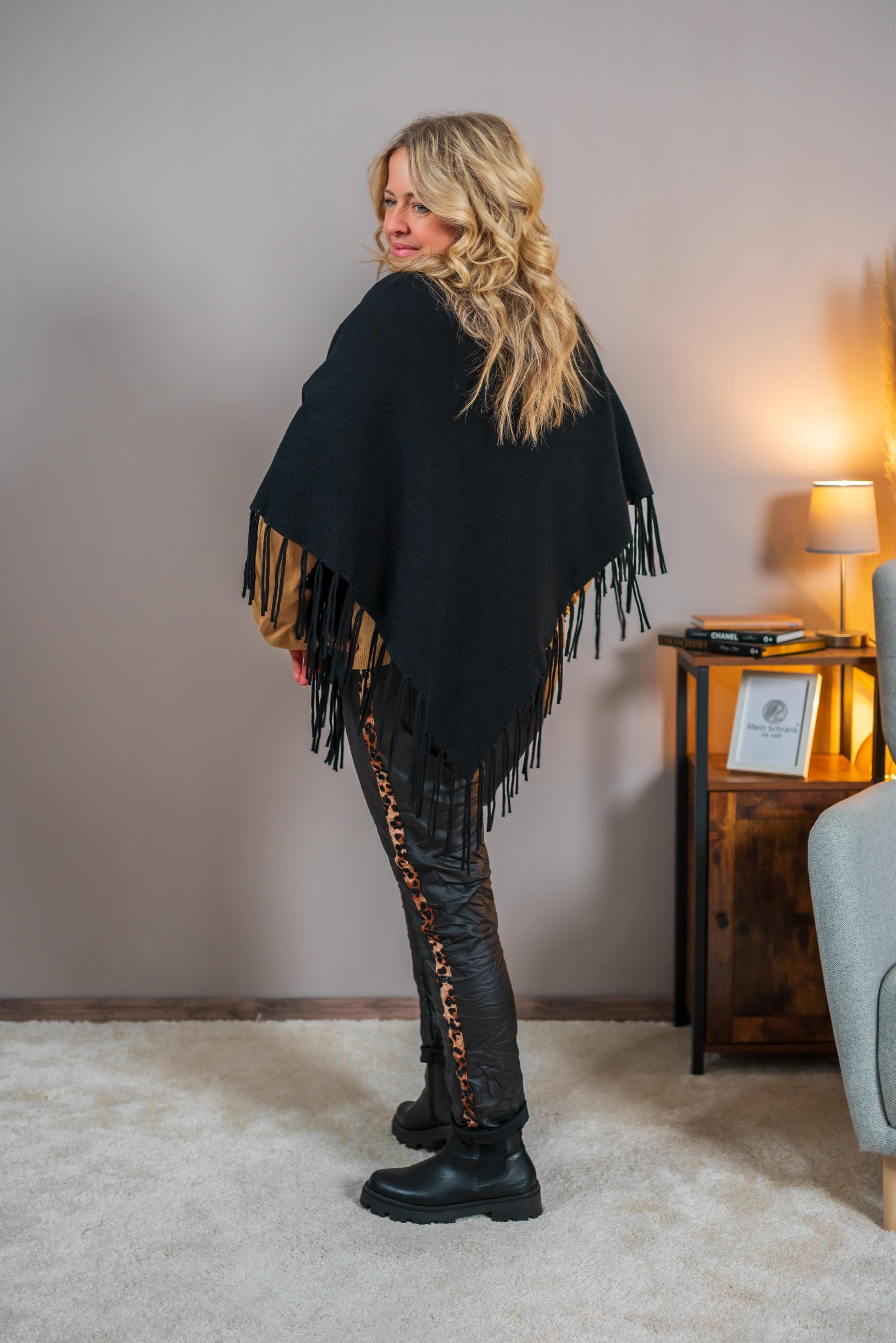 Poncho mit Rollkragen, schwarz