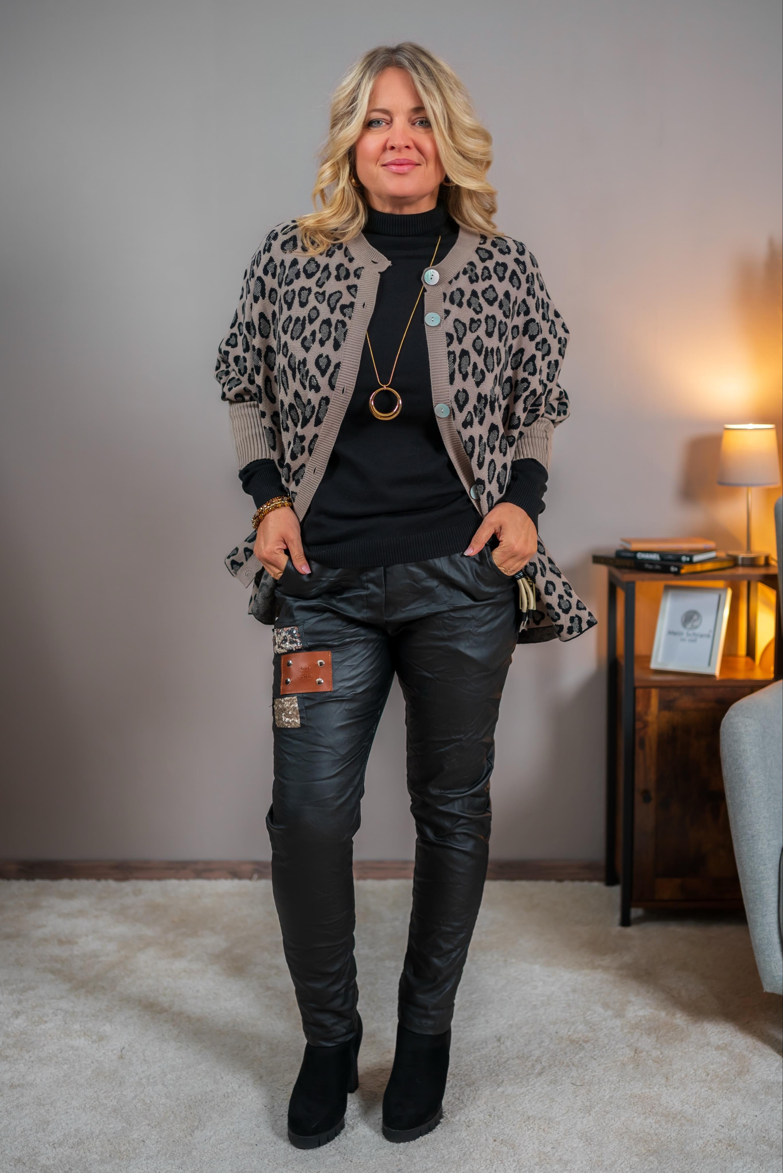 Oversize Strickjacke im Leo-Design