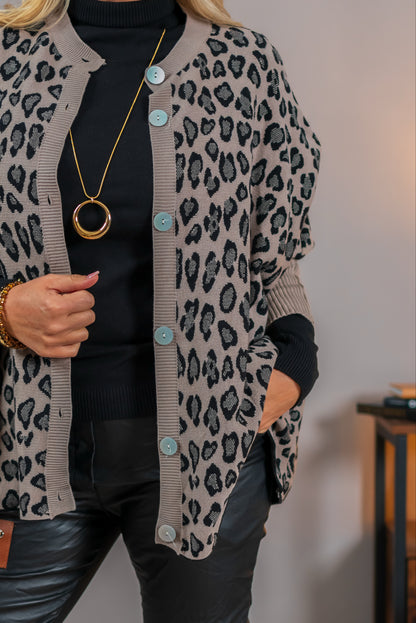 Oversize Strickjacke im Leo-Design