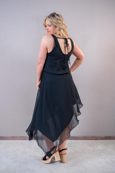 Asymmetrisches Chiffonkleid, schwarz