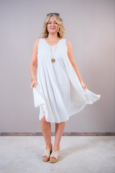 Elegantes Trägerkleid mit V-Ausschnitt, wollweiß