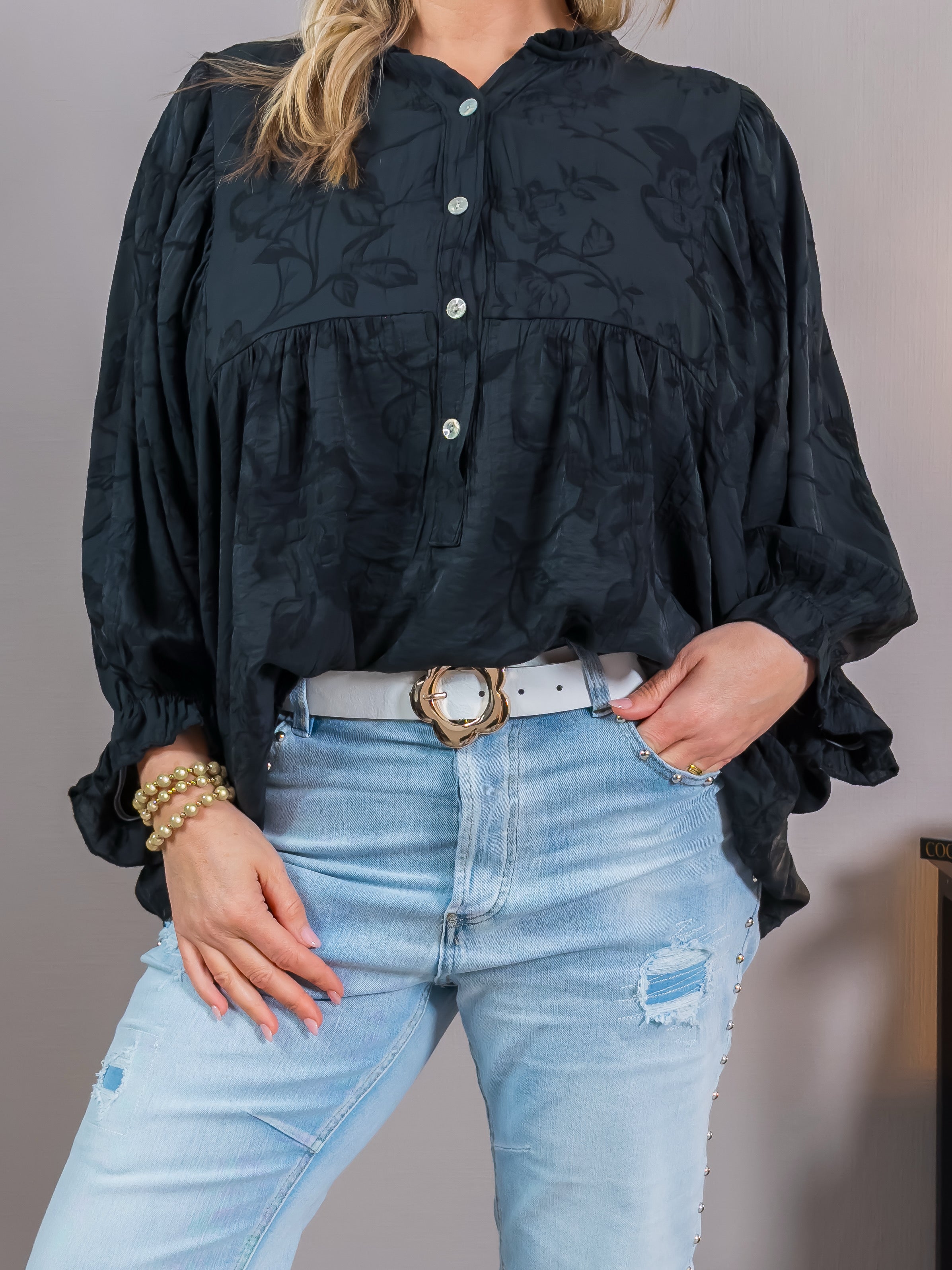 Bluse mit floralem Muster und Fledermausärmeln, schwarz