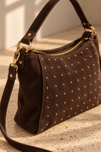 Schultertasche "Soft Studs" mit Nieten, schokobraun