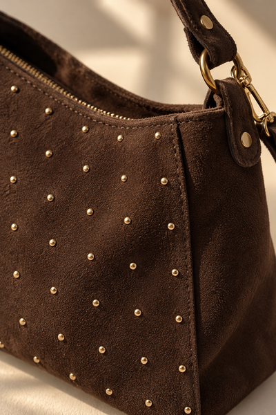 Schultertasche "Soft Studs" mit Nieten, schokobraun