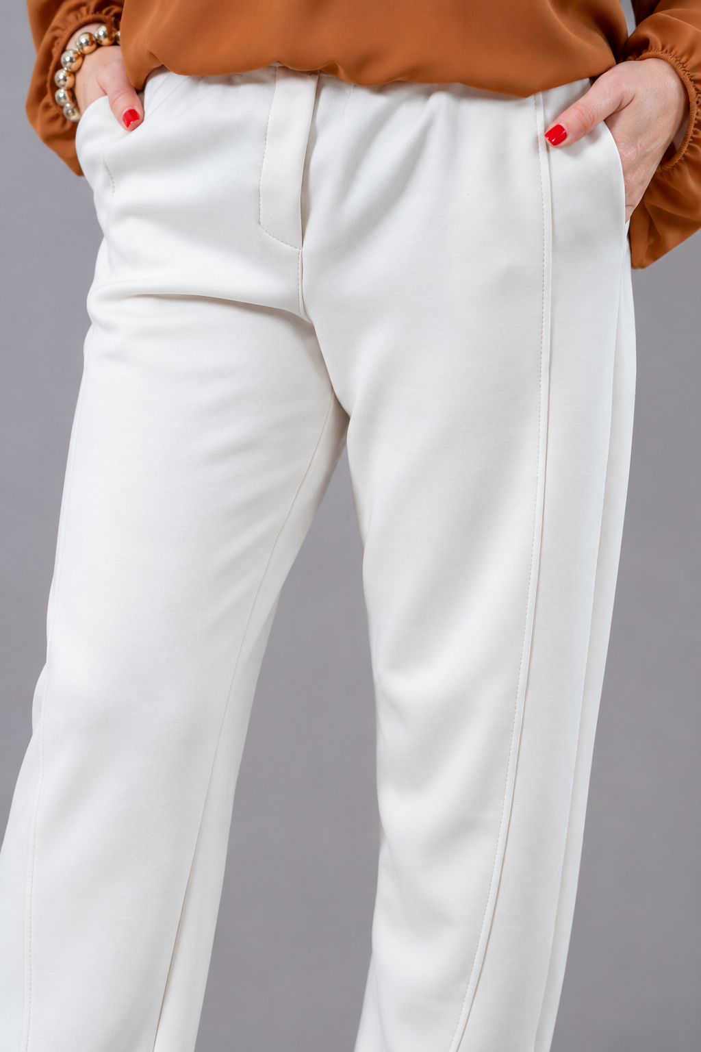 Elegante Stoffhose mit Gürtel, creme