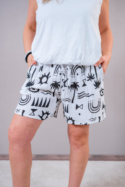 Kurze Musselin-Hose mit Print, weiß/schwarz