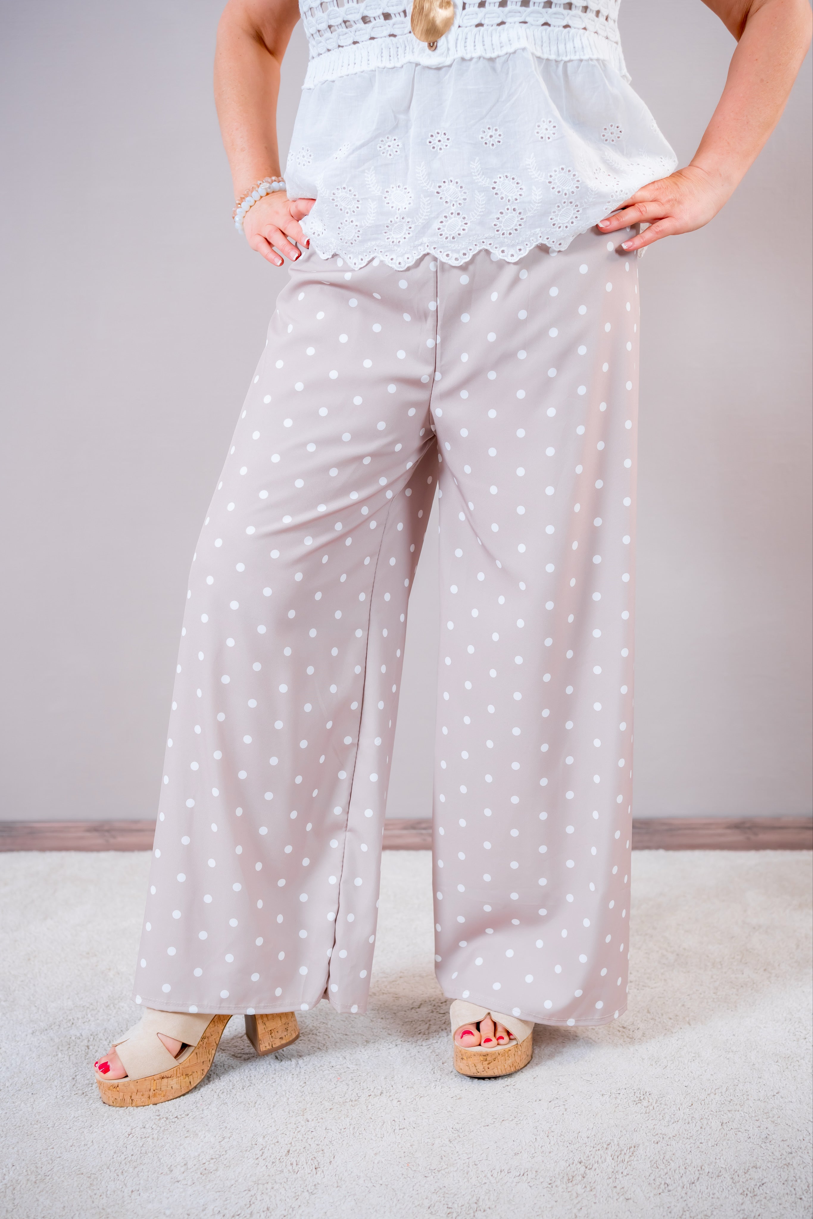 Sommerhose "Dots" - luftige weite Hose mit Pünktchen & Bindegürtel, taupe/creme