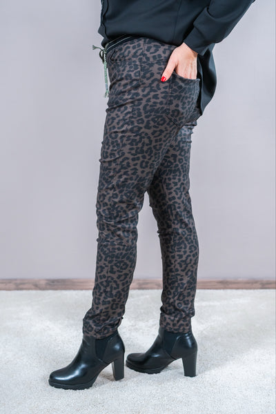 Stretchhose in Lederoptik mit Leo Design, schwarz