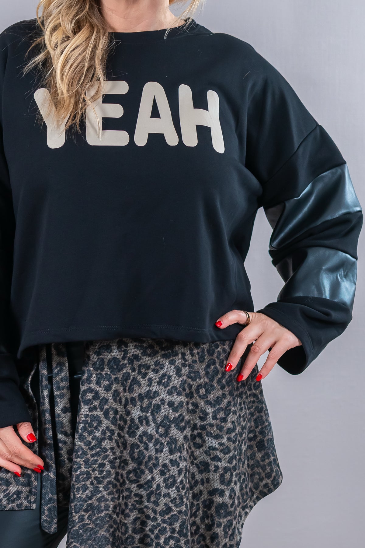 Sweatshirt "YEAH", schwarz