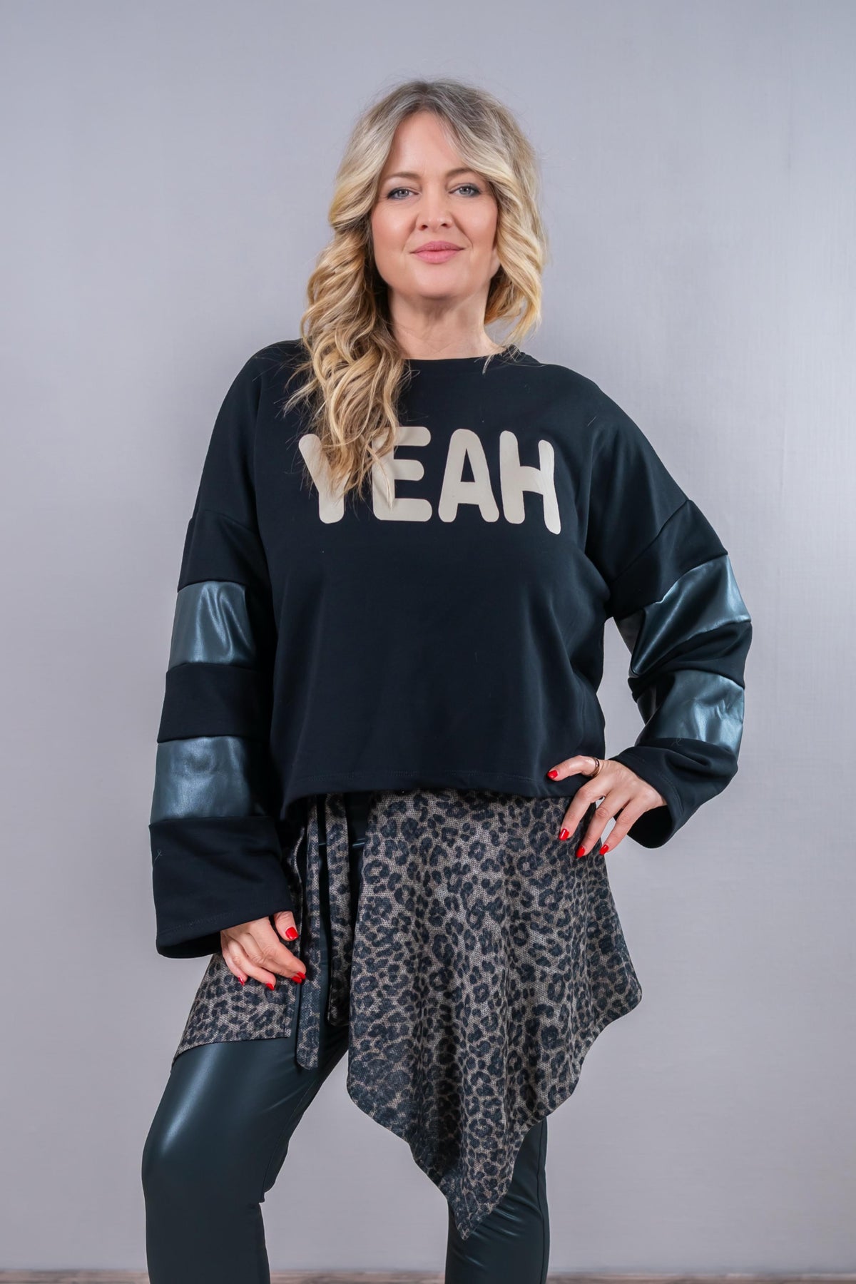Sweatshirt "YEAH", schwarz