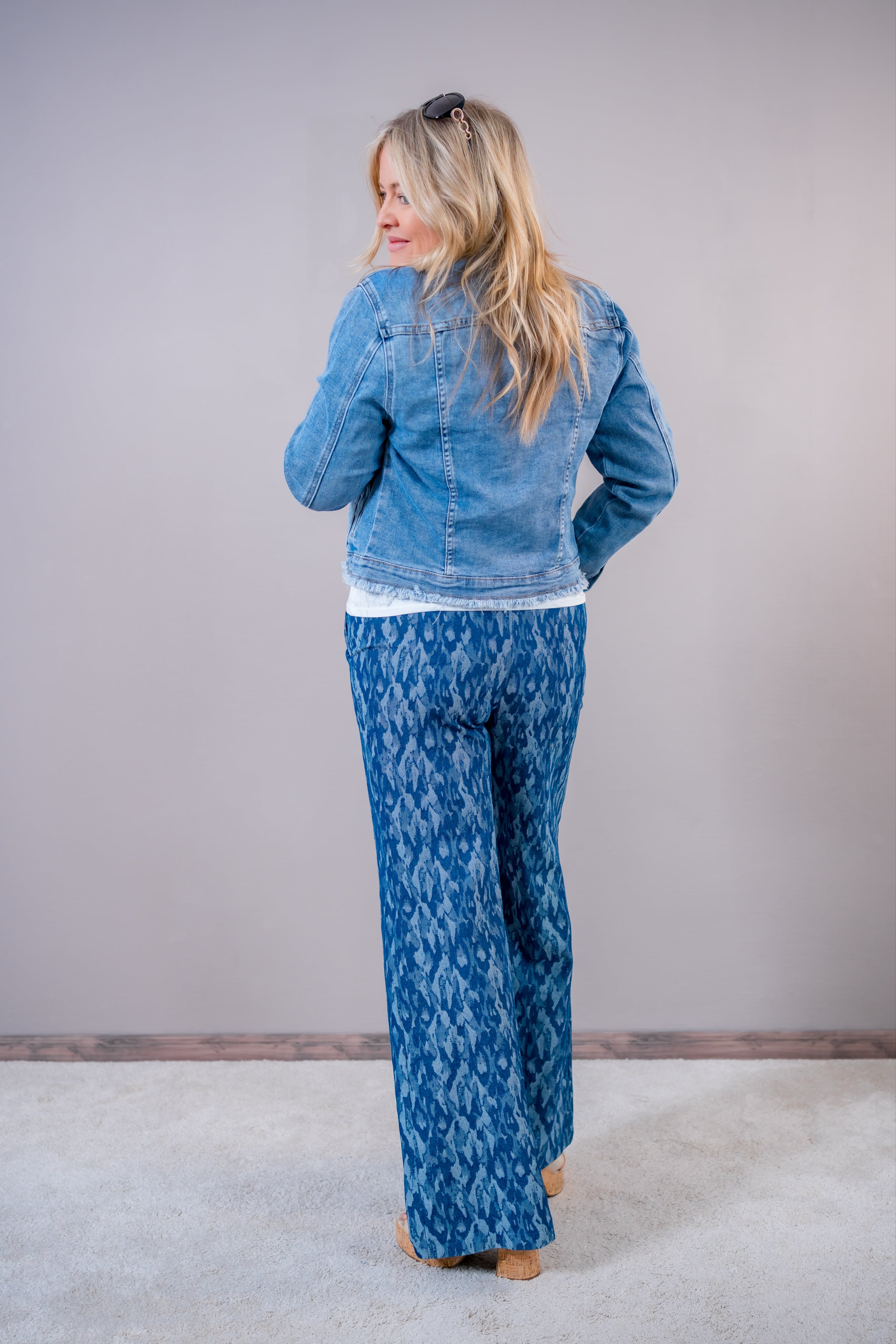 Jeansjacke mit Fransen