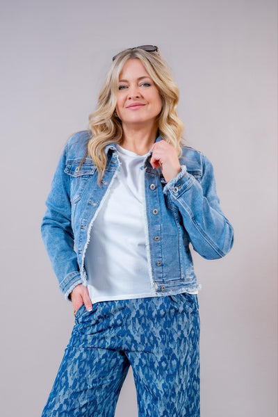 Jeansjacke mit Fransen