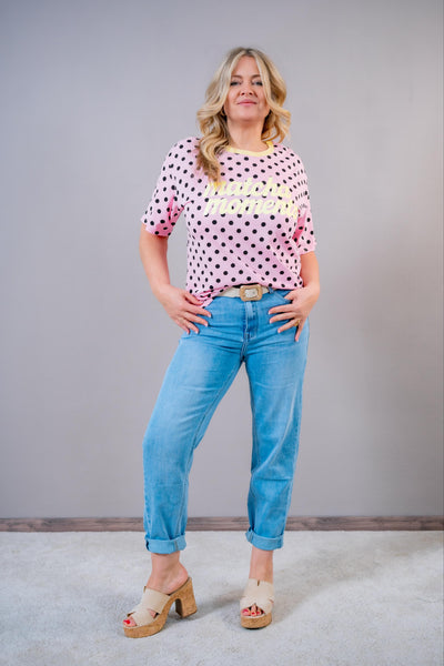 T-Shirt mit Punkten "matcha moments", rosa/schwarz/gelb