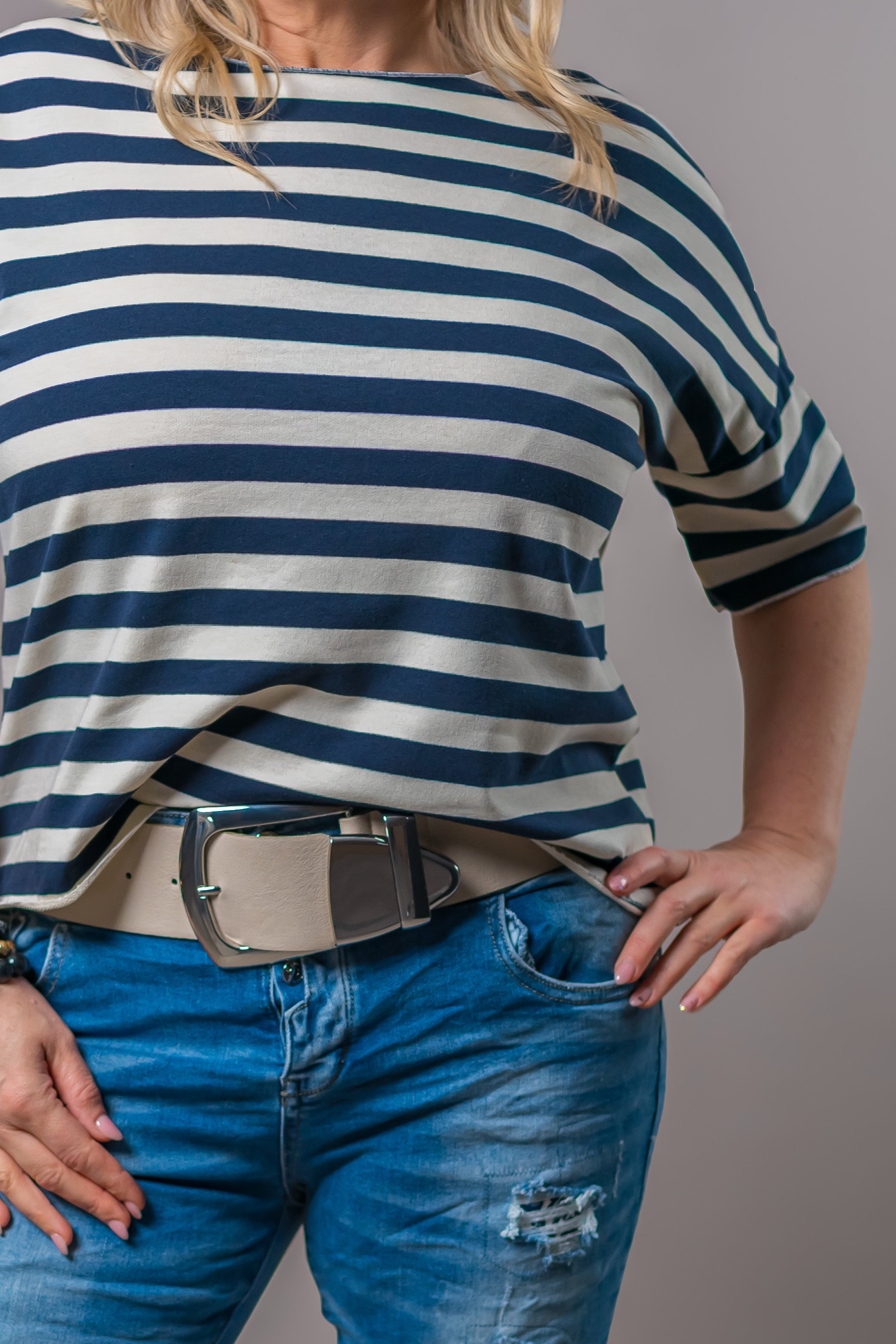 Gestreiftes Kurzarm-Shirt, creme/dunkelblau