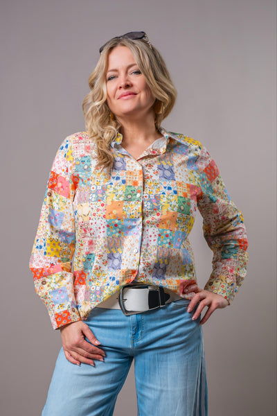 Leichte Hemdbluse mit Allover-Design, mehrfarbig