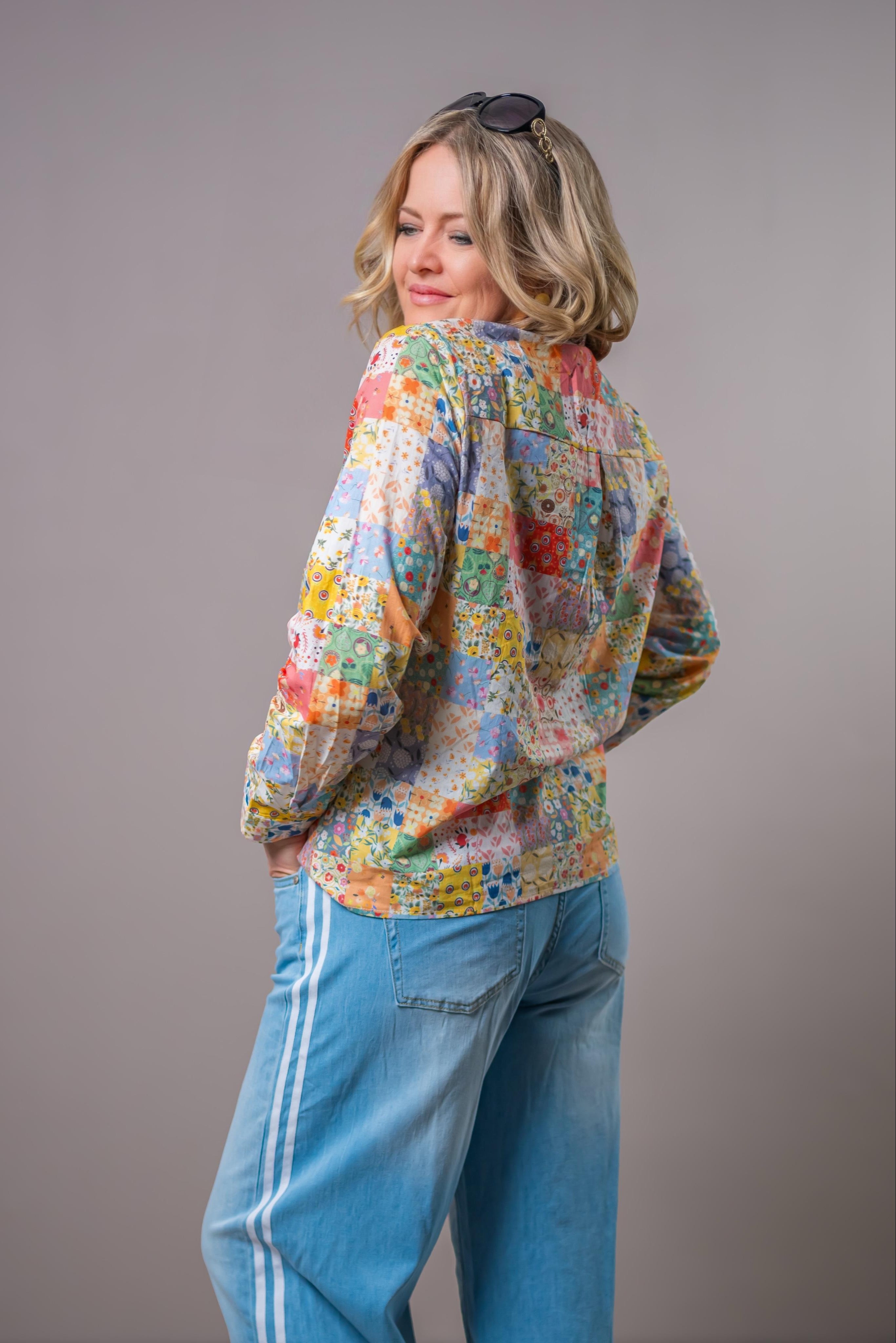 Leichte Hemdbluse mit Allover-Design, mehrfarbig