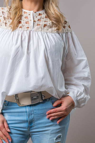 Stylische Bluse mit Häkelanteil, weiß