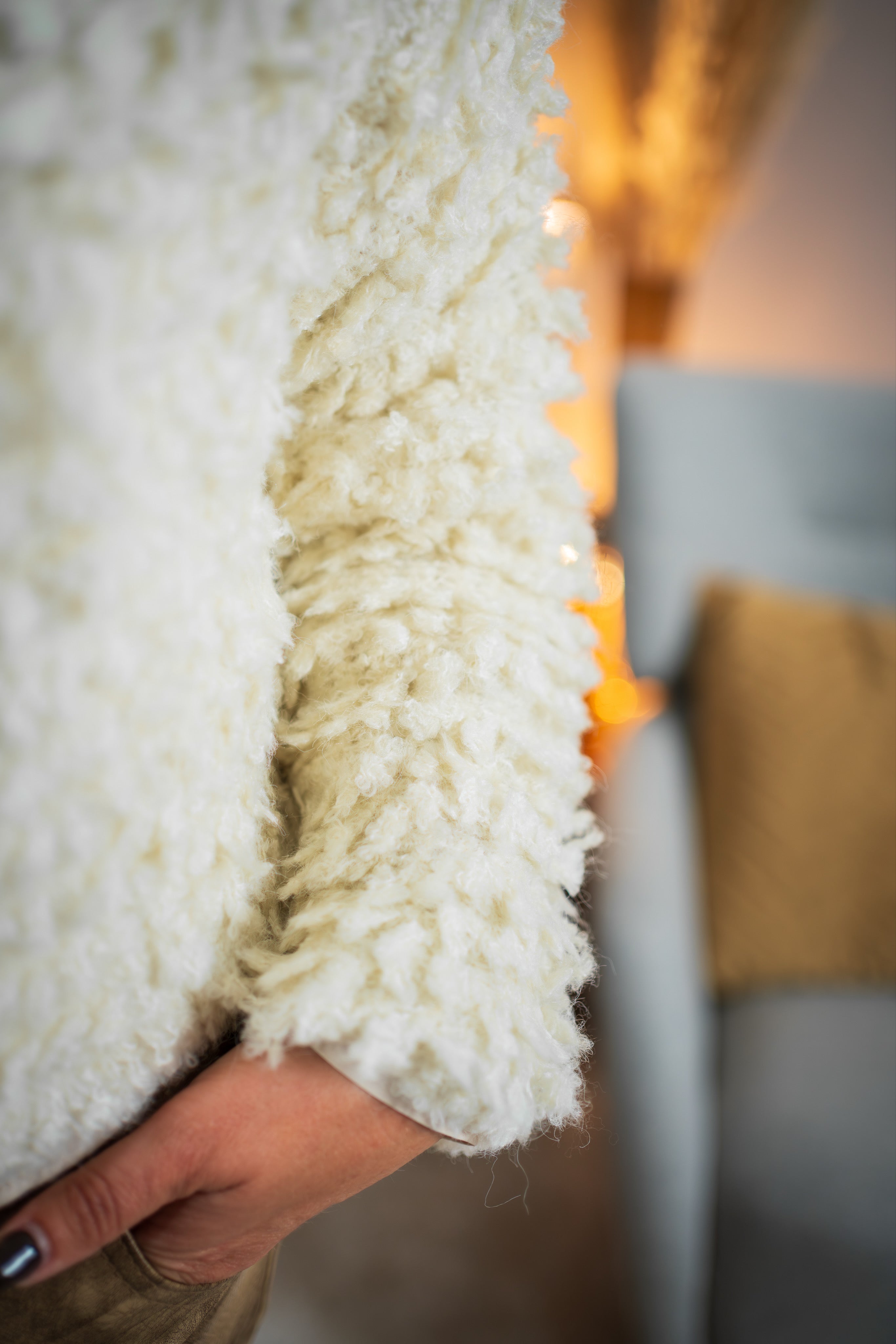 Bouclé-Strickjacke, cremeweiß