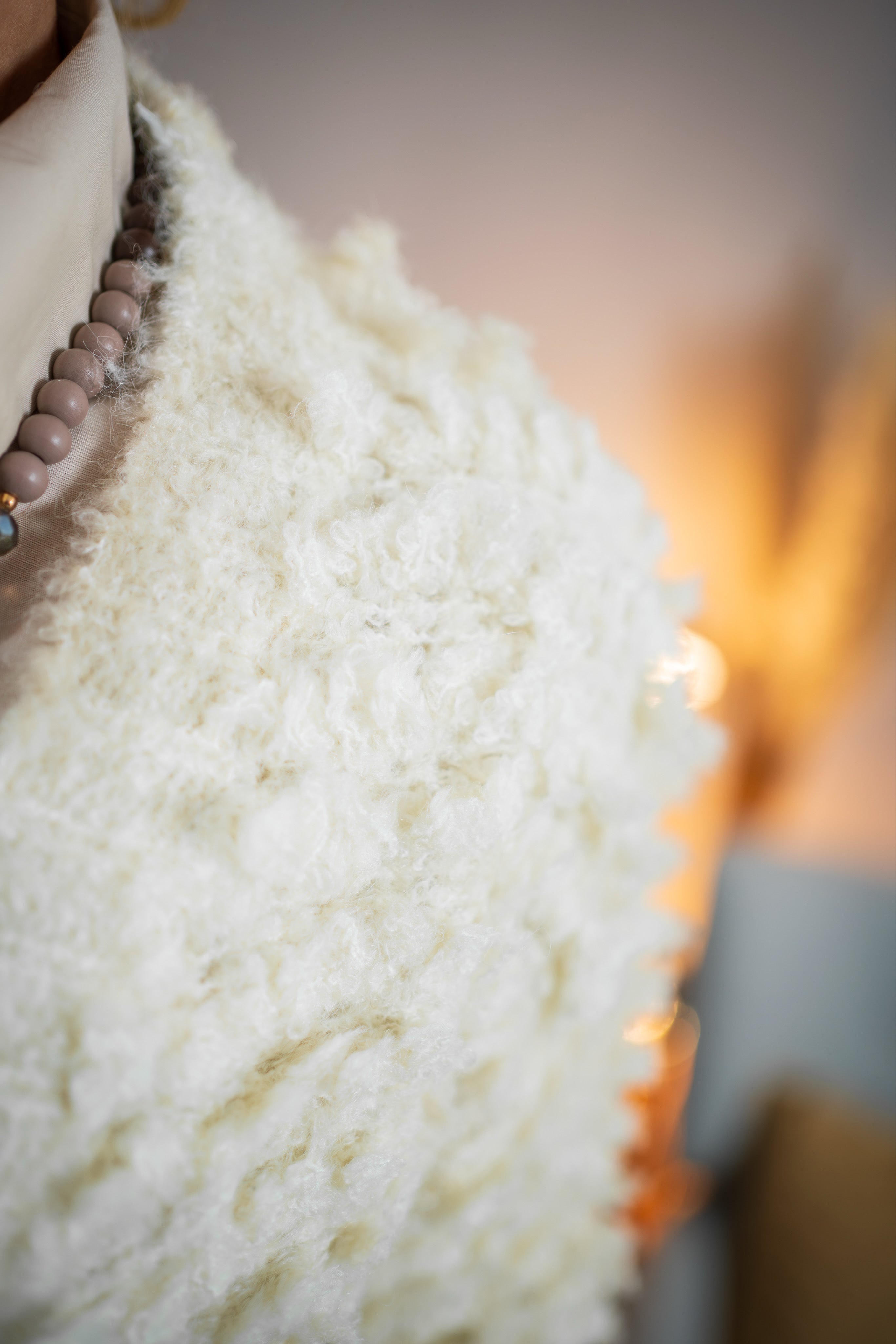 Bouclé-Strickjacke, cremeweiß