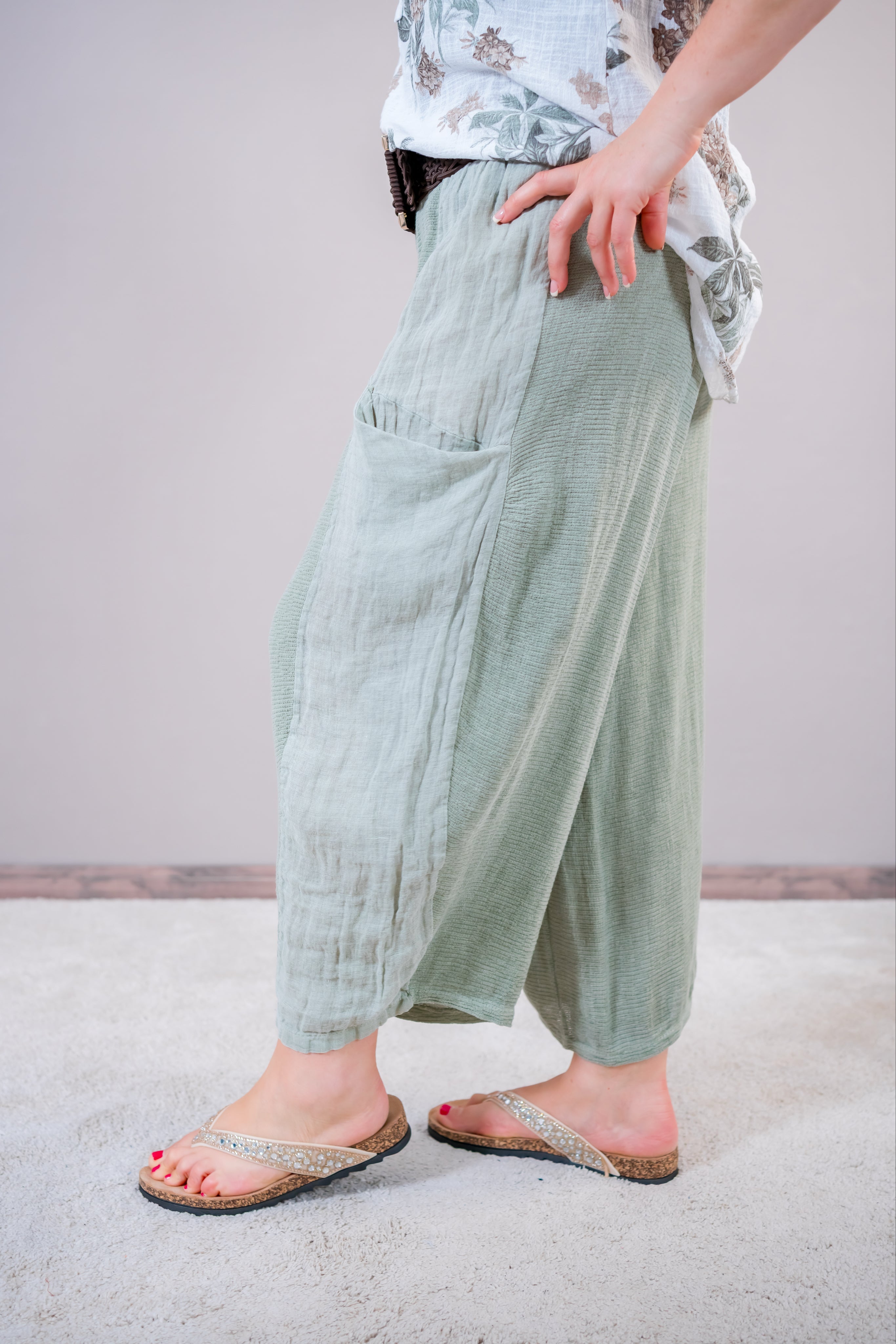 Weite Hose mit Taschen, khaki