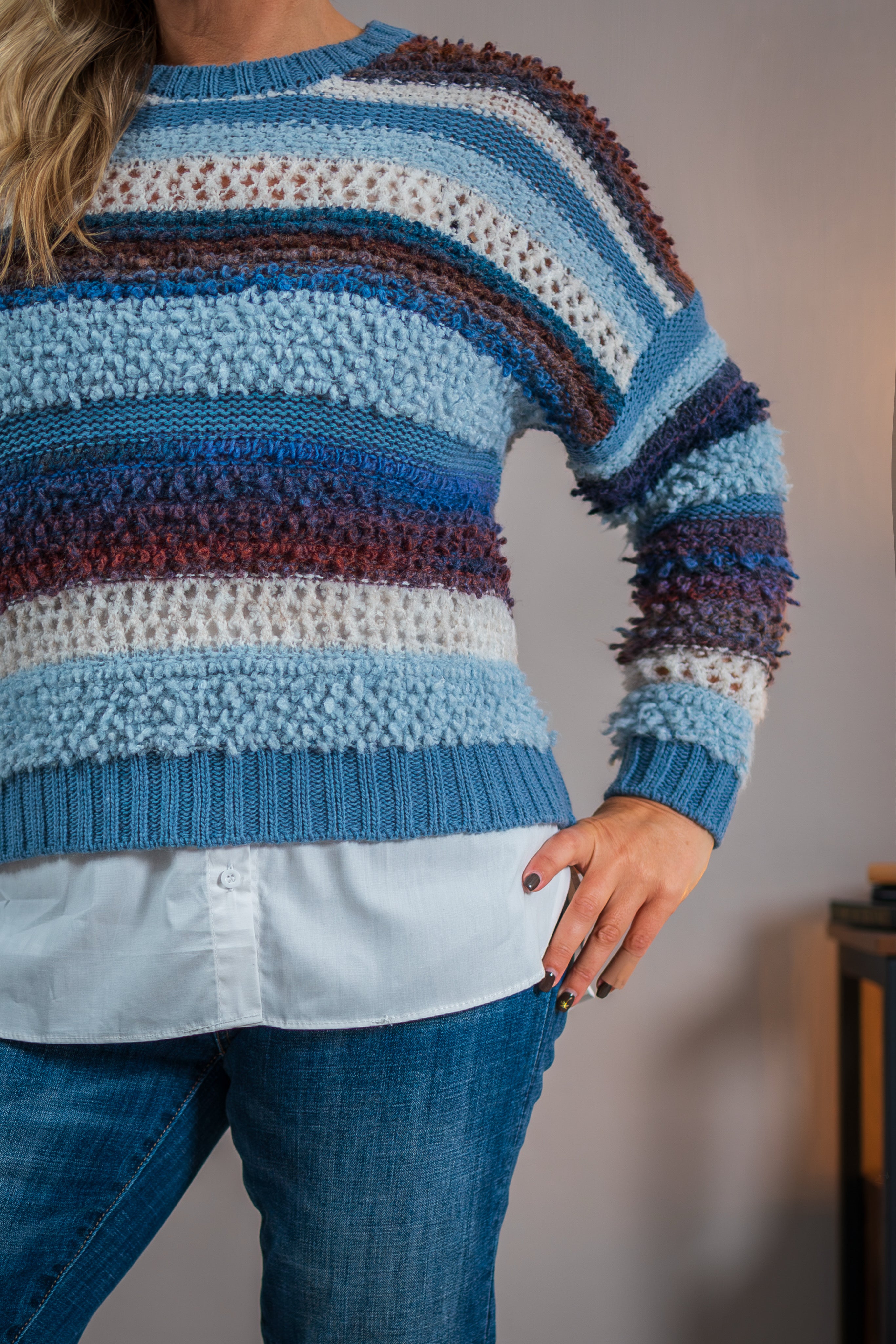 Bouclé-Strickpullover, blautöne