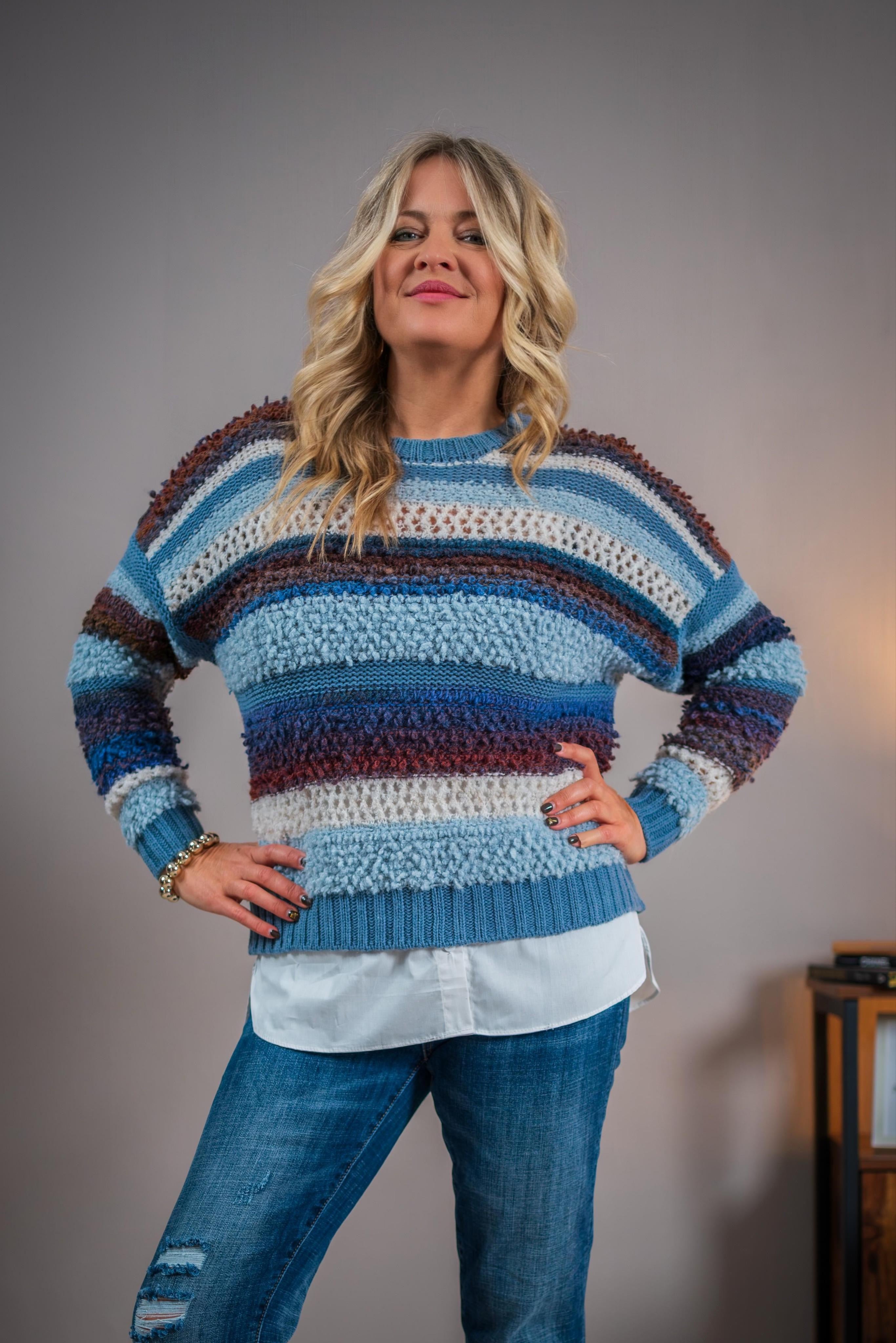 Bouclé-Strickpullover, blautöne