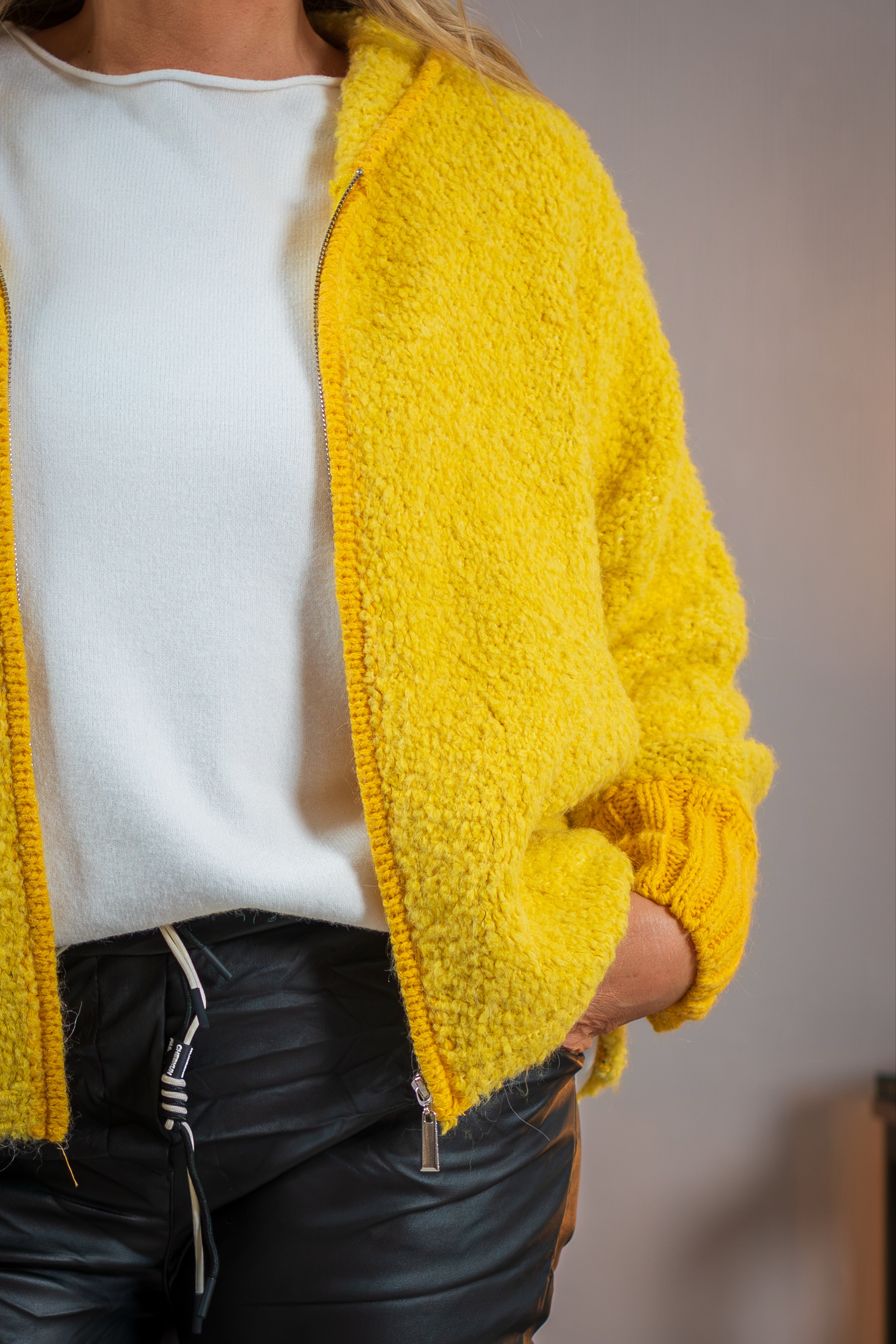 Bouclé-Jacke, sonnengelb