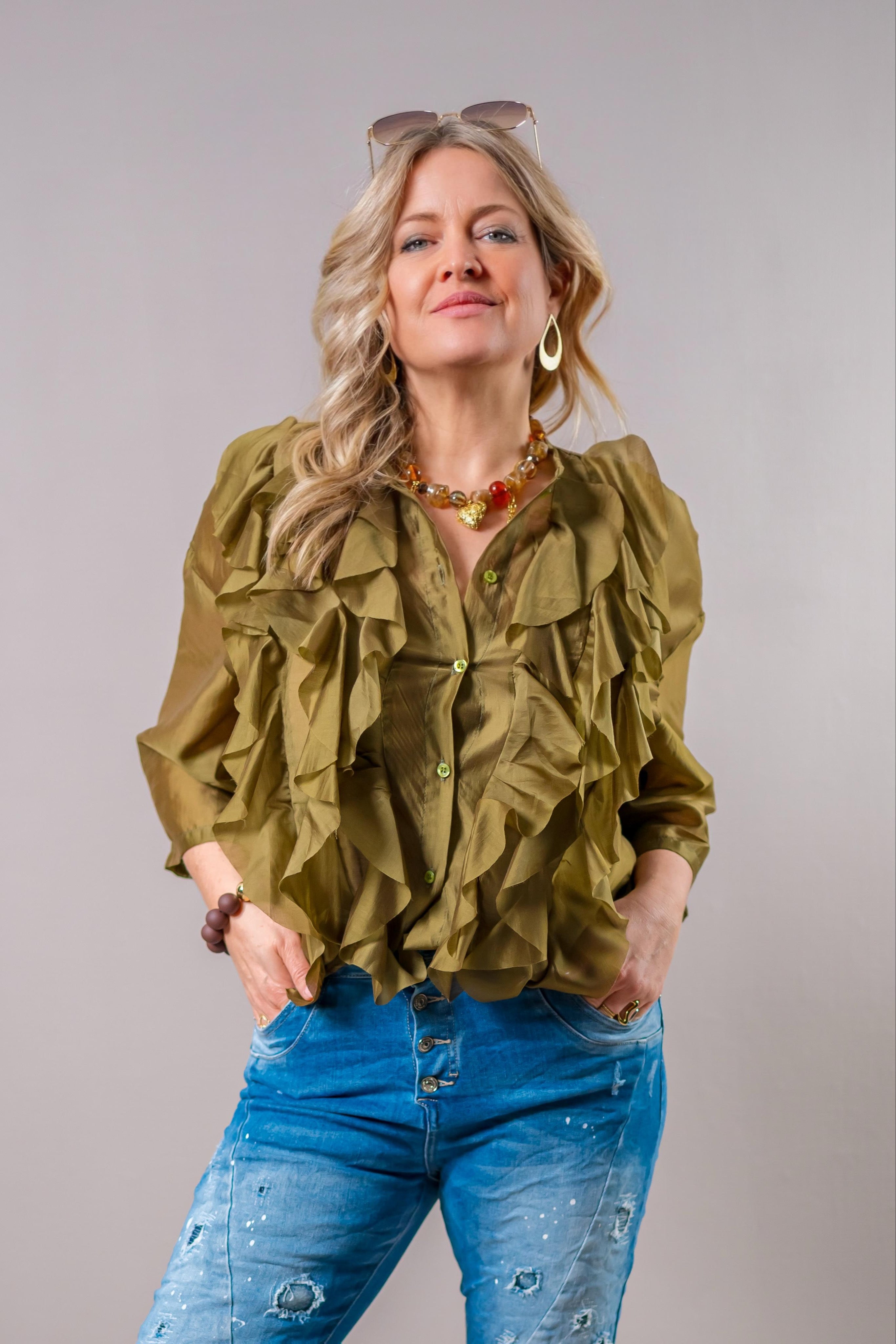 Bluse mit eleganten Volants, olivgrün