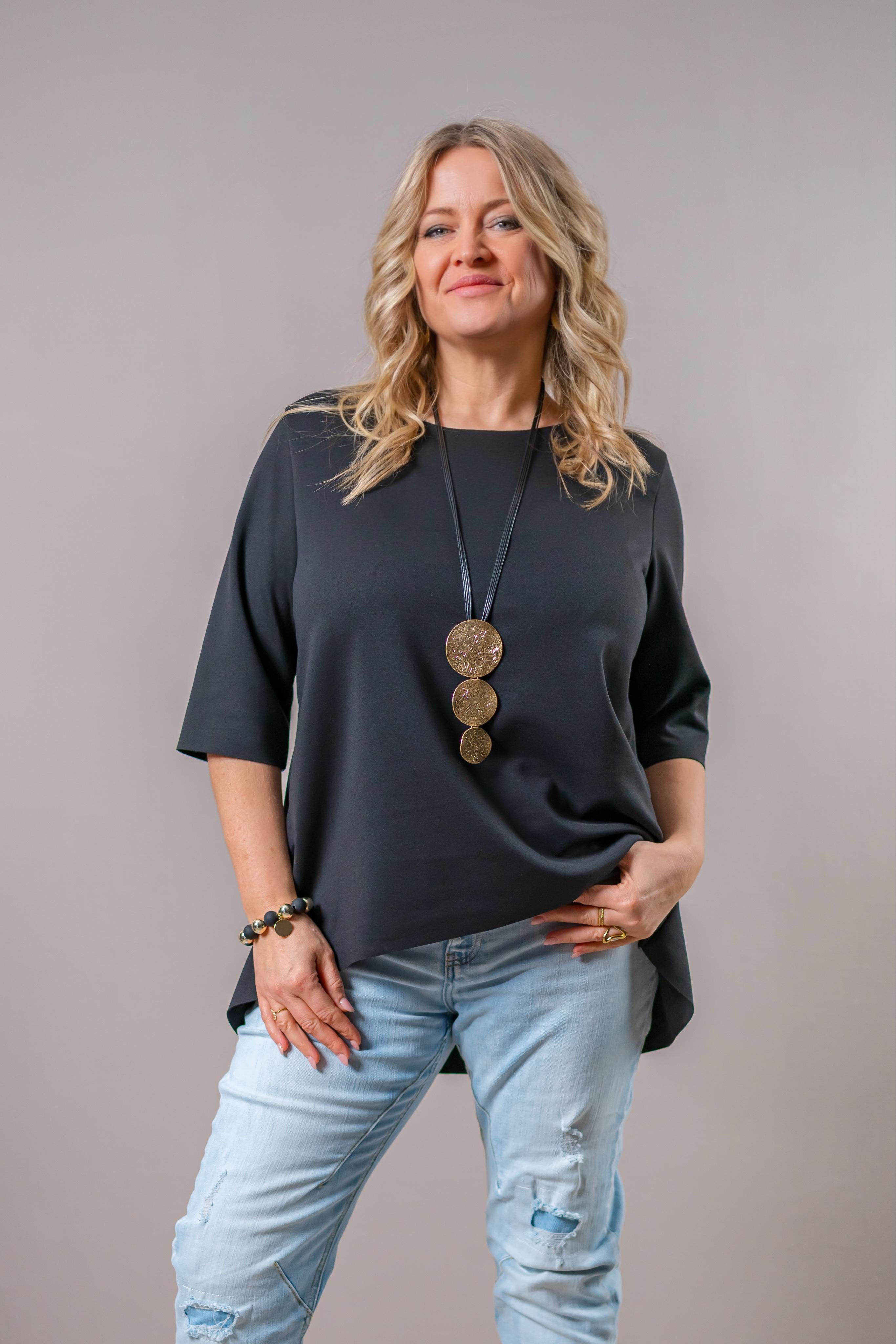 Halbarm-Shirt mit Rundhalsausschnitt, schwarz