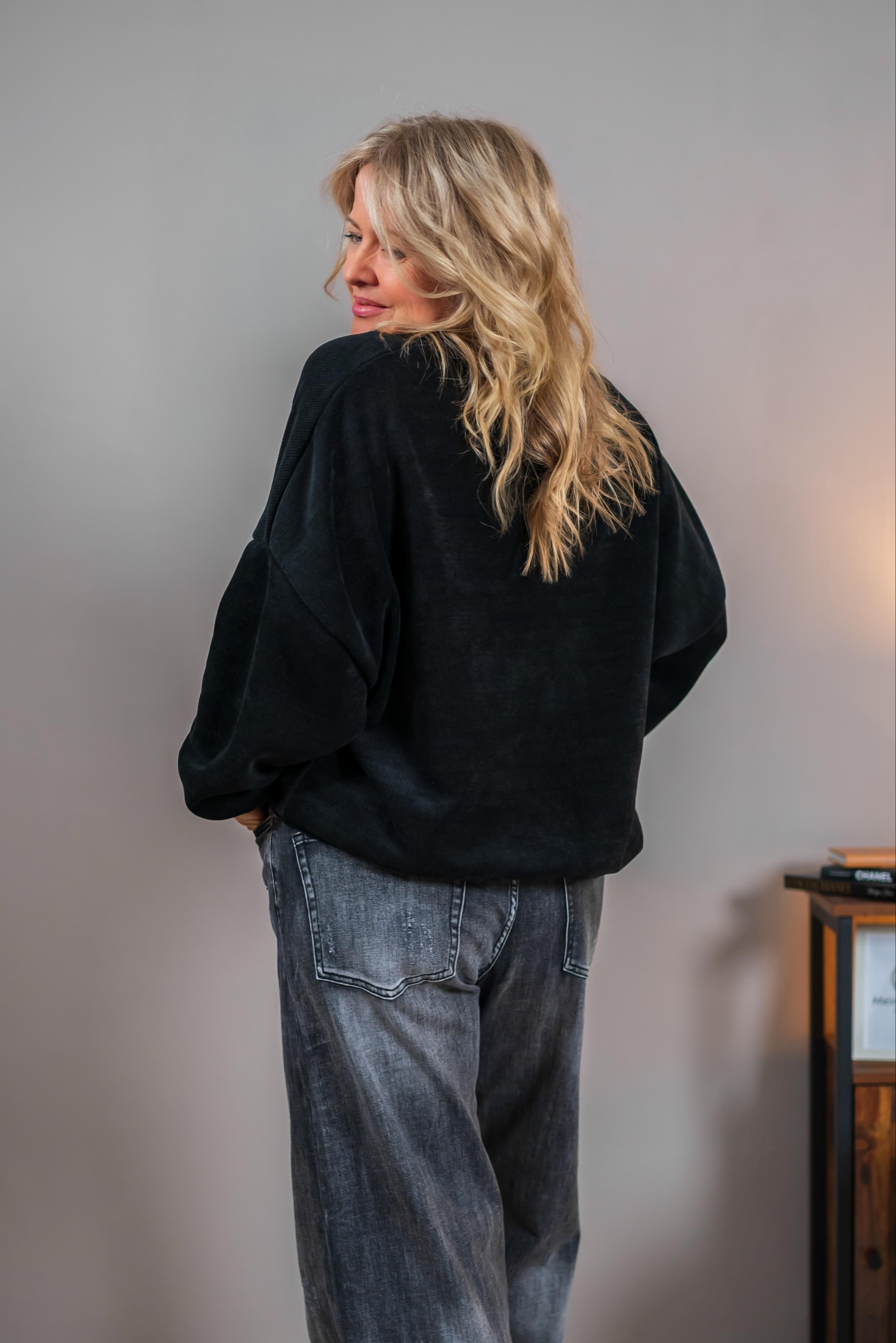 Kuscheliges Sweatshirt in Cordoptik mit Statement-Print, schwarz