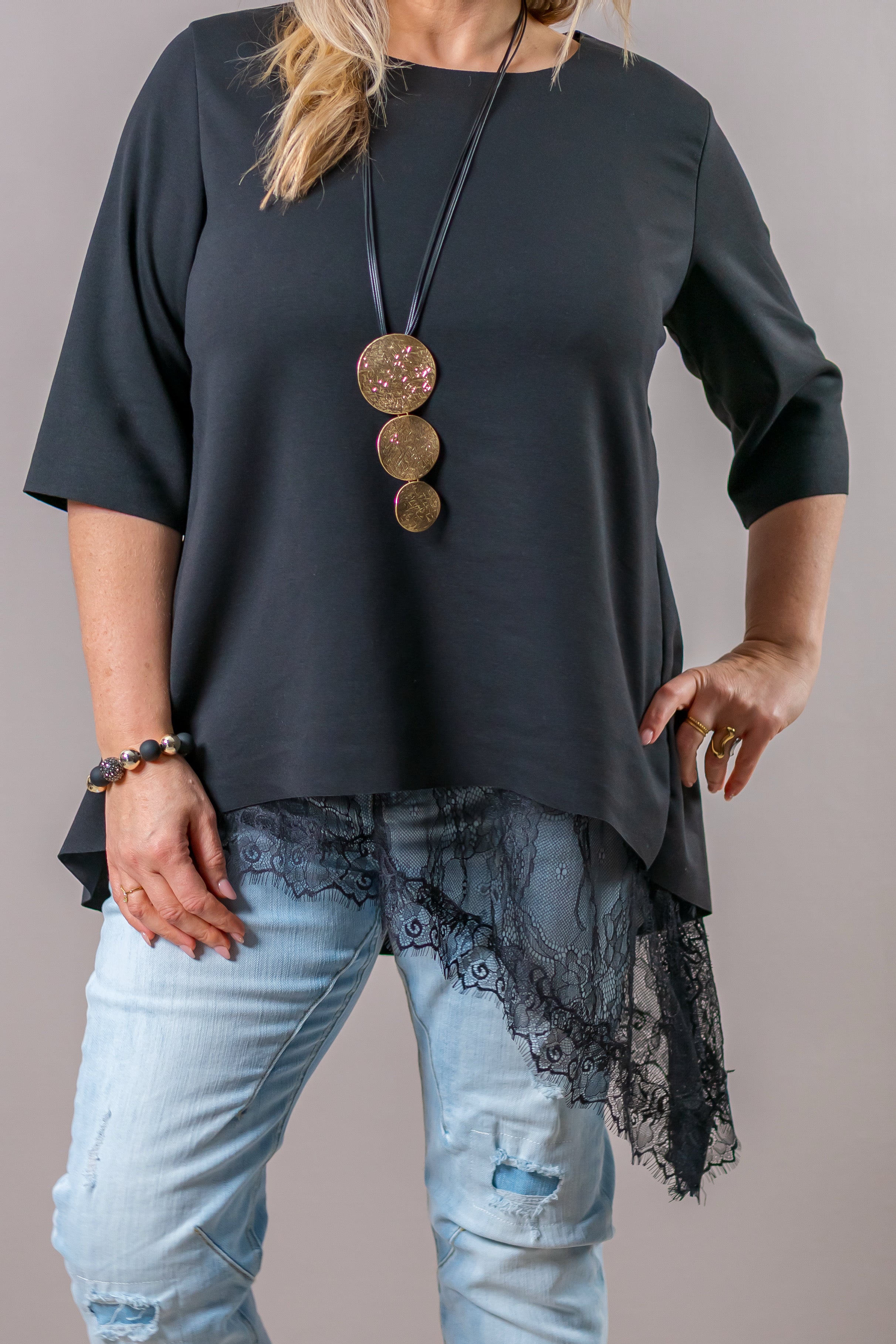 Halbarm-Shirt mit Rundhalsausschnitt, schwarz