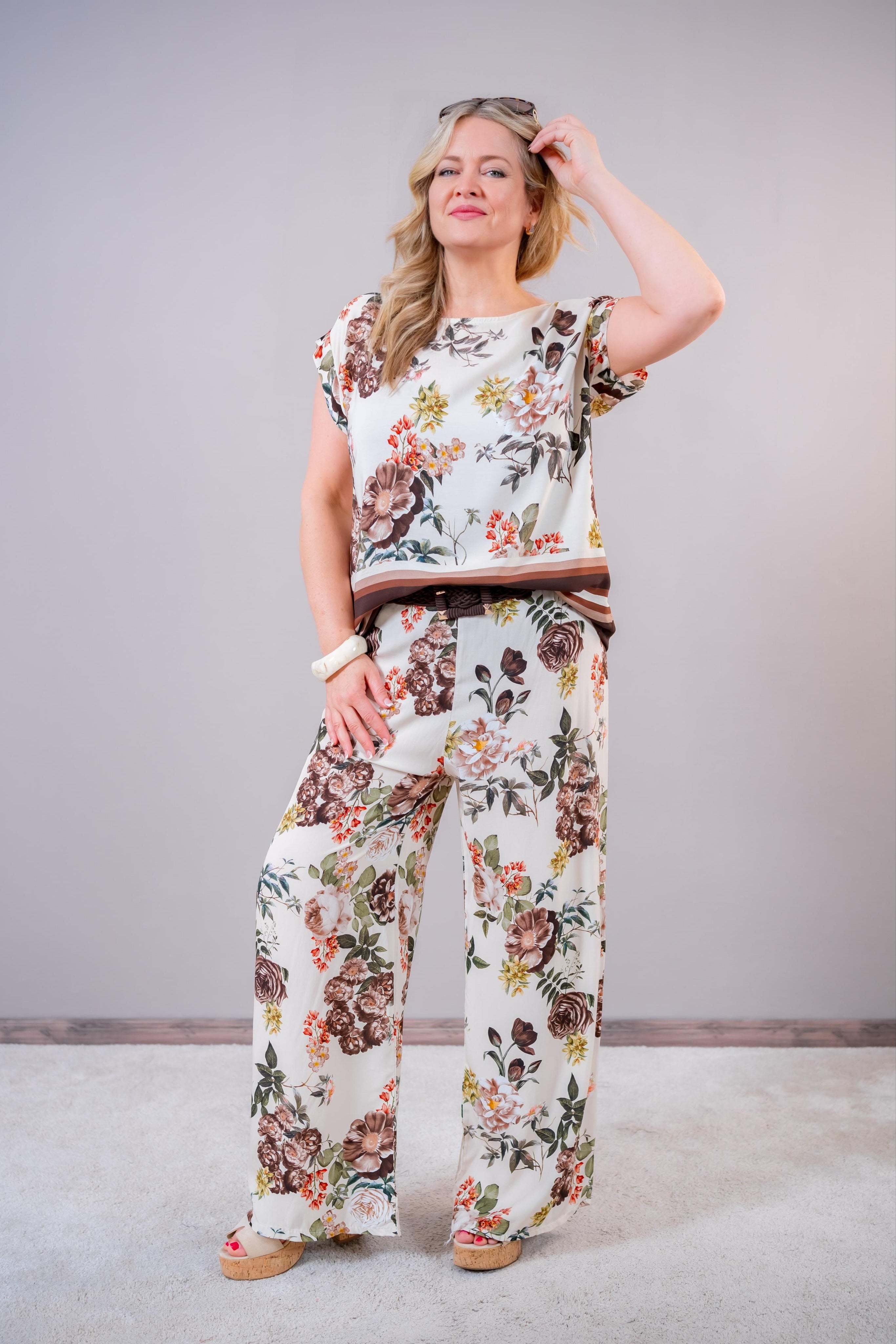Weite Hose mit Allover-Blumendesign, mehrfarbig