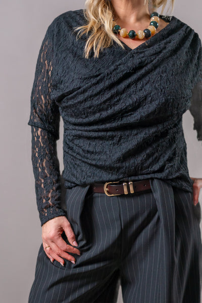 Langarmshirt mit Spitze und Wasserfallausschnitt, schwarz