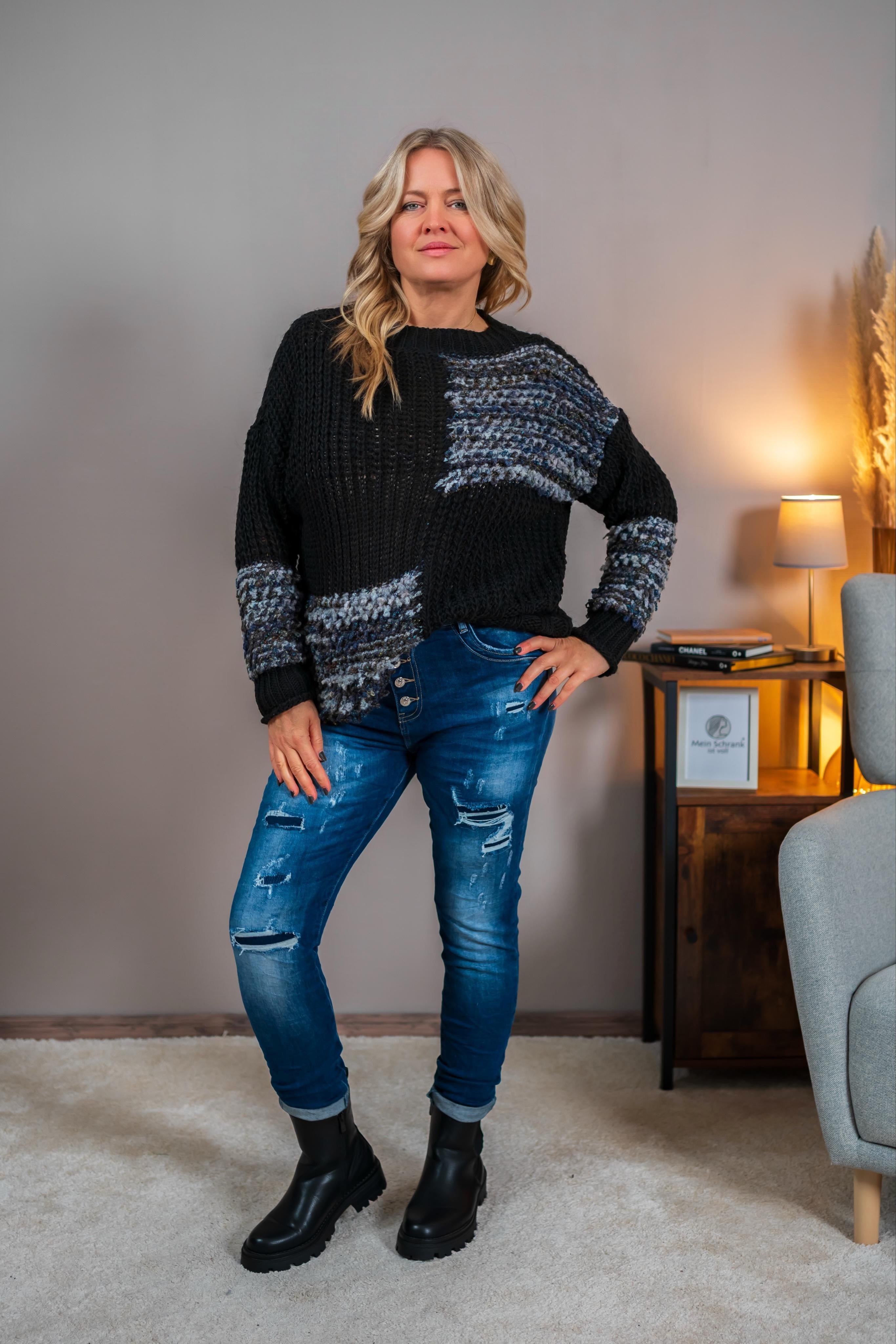 Grobstrickpullover mit Patch-Details, schwarz