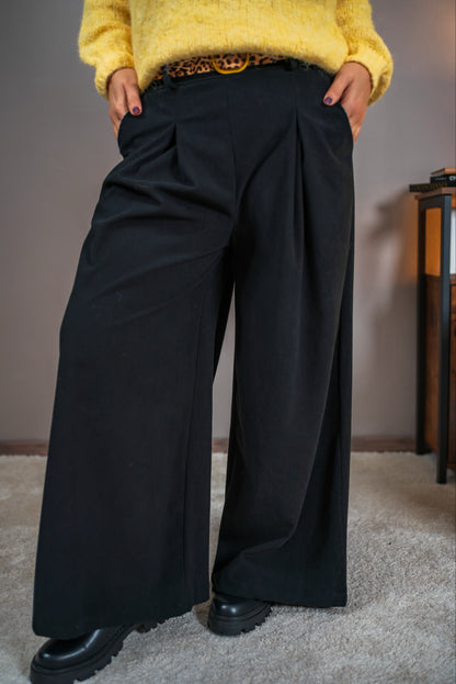 Marlenehose in Cordoptik mit Leo-Gürtel, schwarz