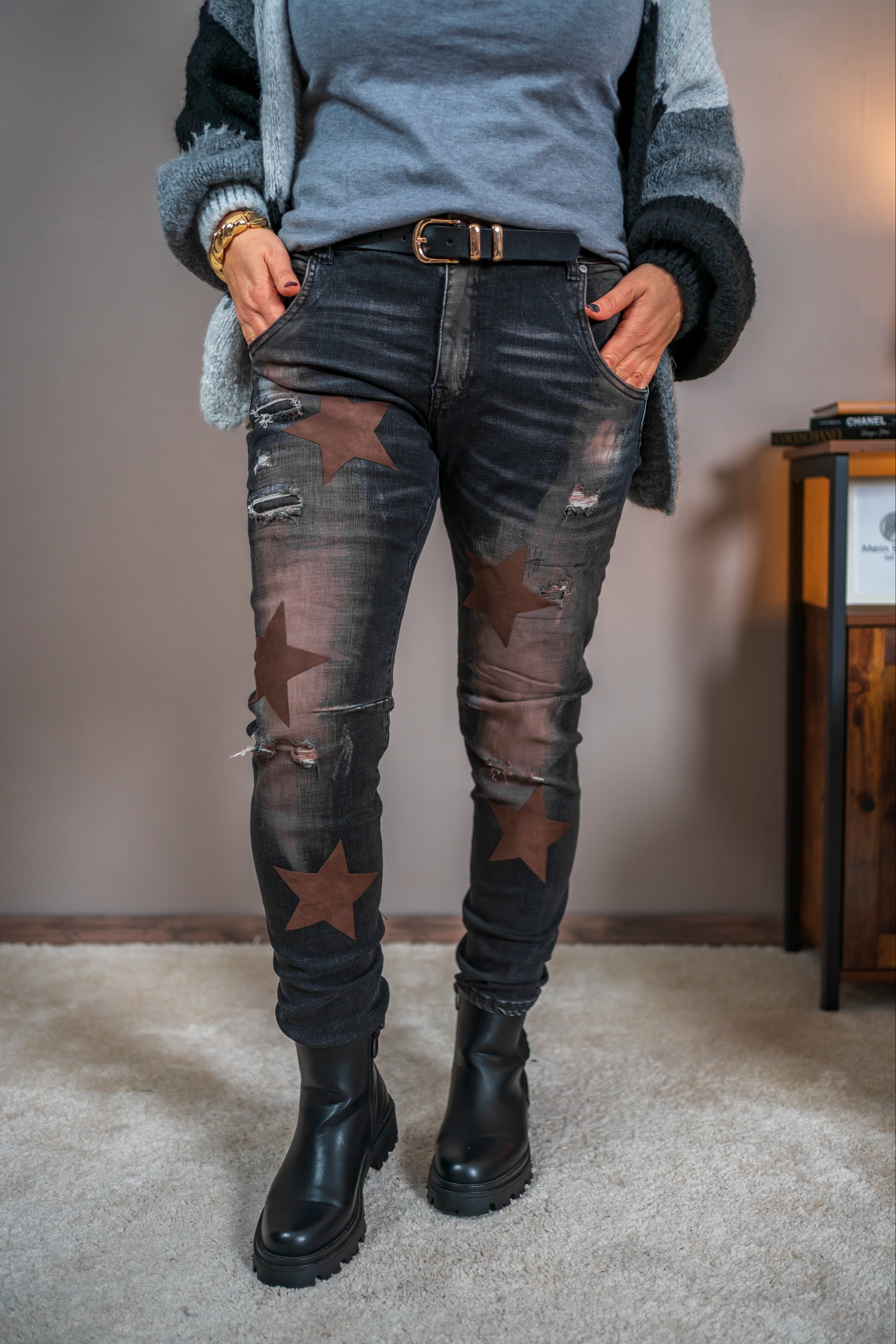 Destroyed Jeans mit Sternen